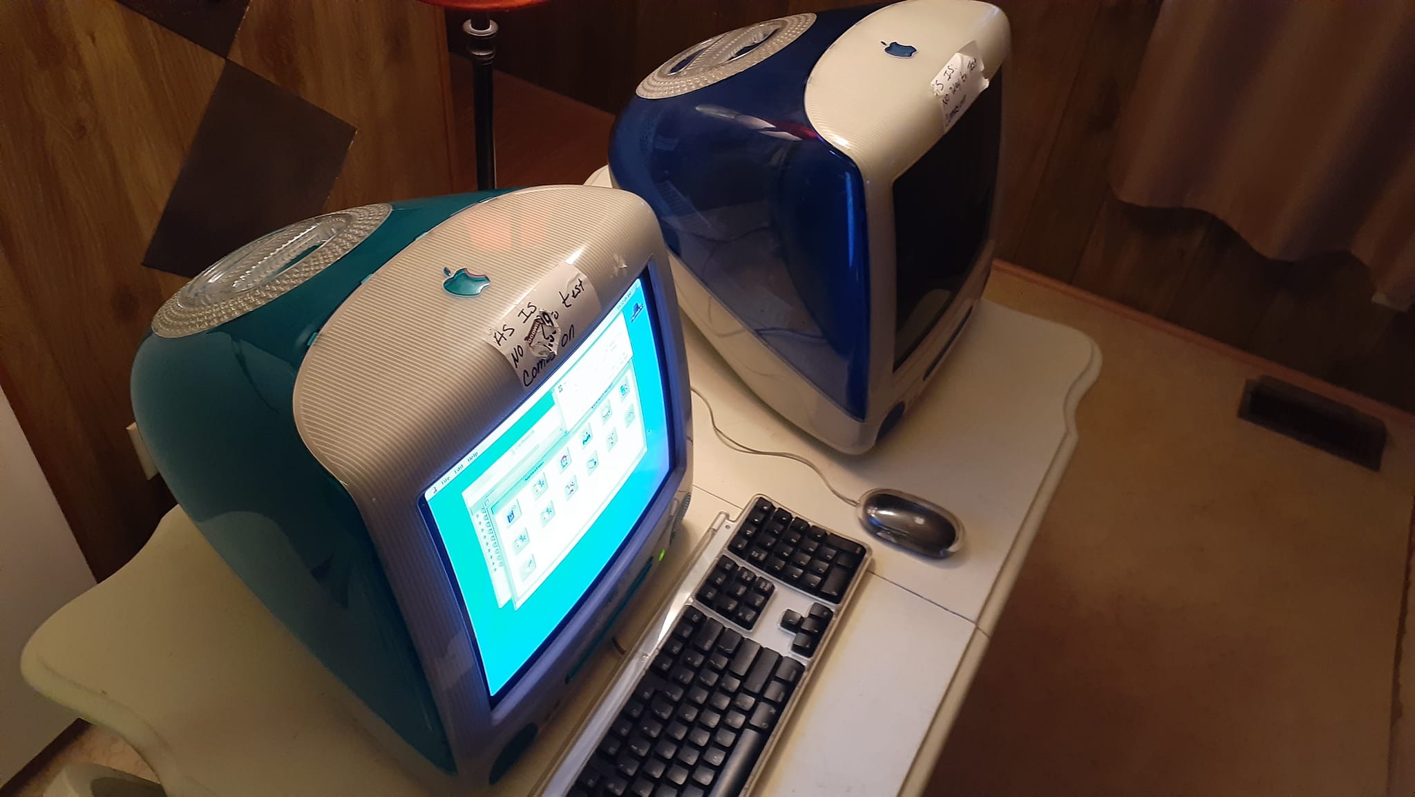 Imac G3 with 15in CRT display for gaming