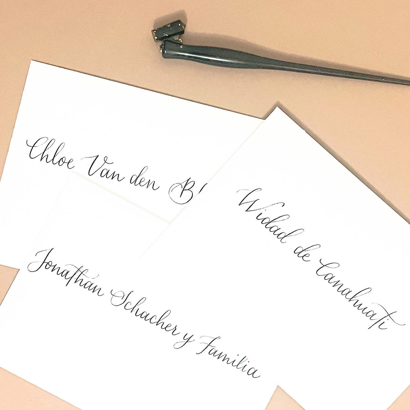 CSCalligraphy - Classic black and white 🖤🤍 Personaliza tus...