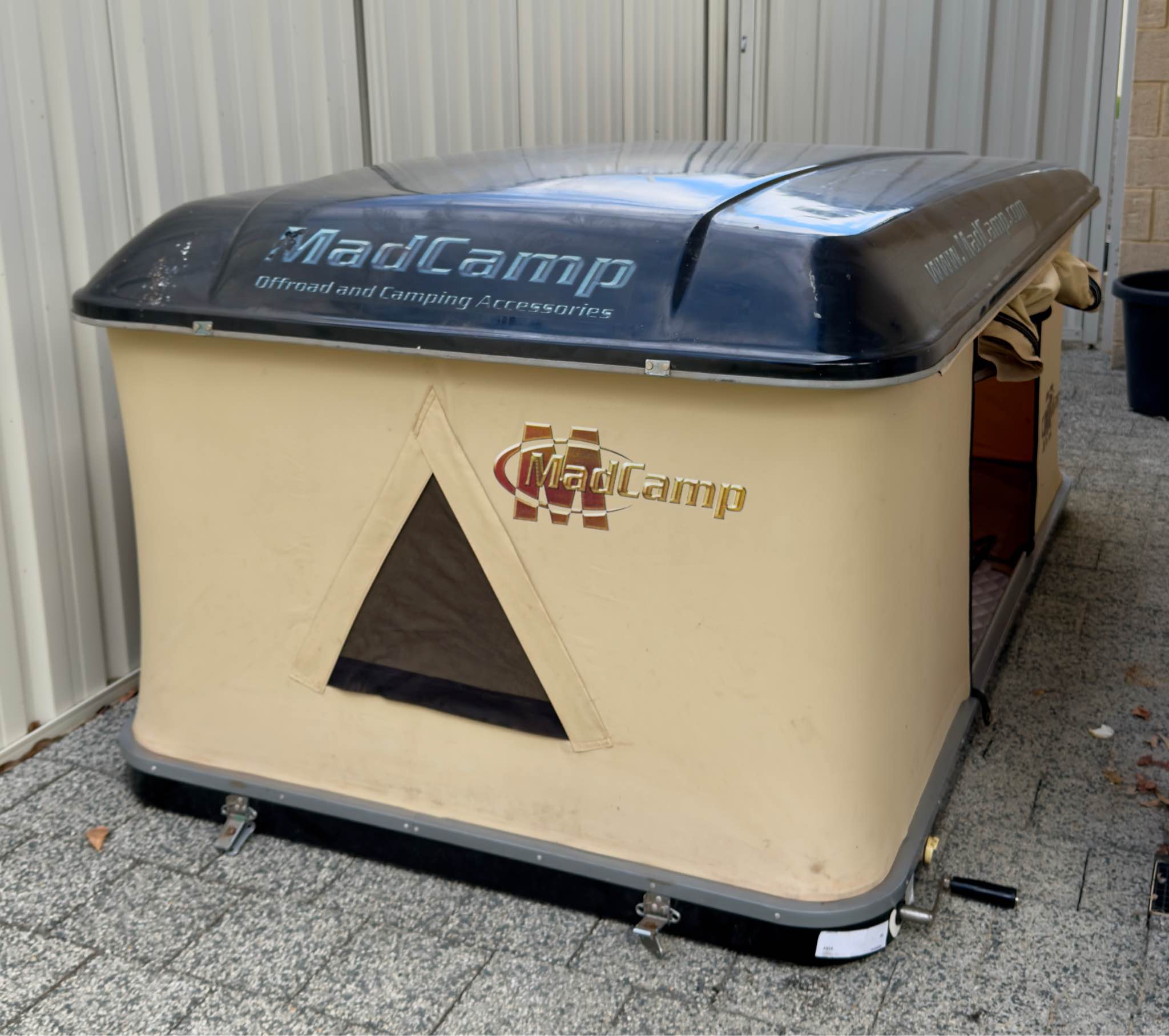 Electric Hard Shell Roof Top Tent - Tents & Camping Shelters - Perth ...