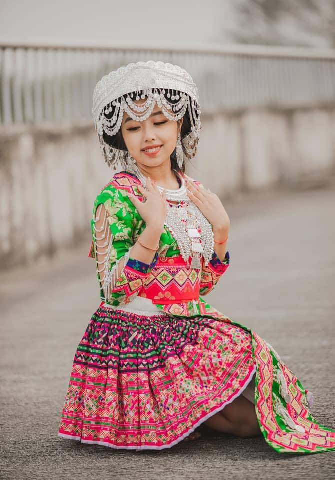 hmong green dress Looking for outfit for girls size 38 green hmong