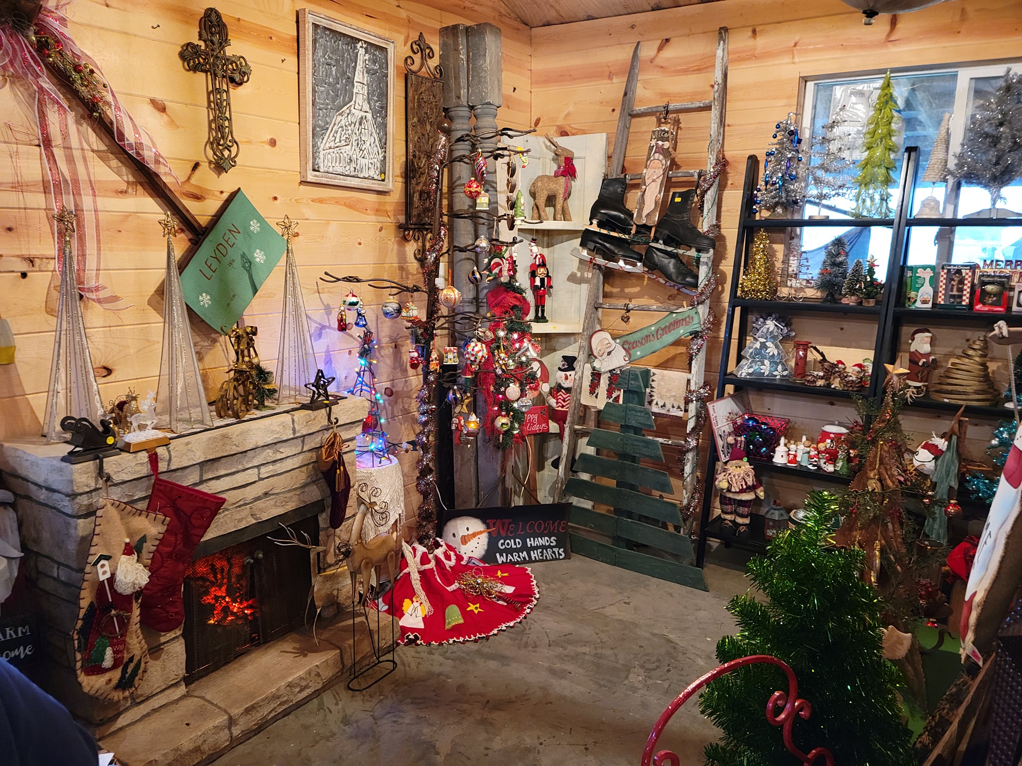 Our VINTAGE CHRISTMAS CORNER... - Chicken Coop Collectibles