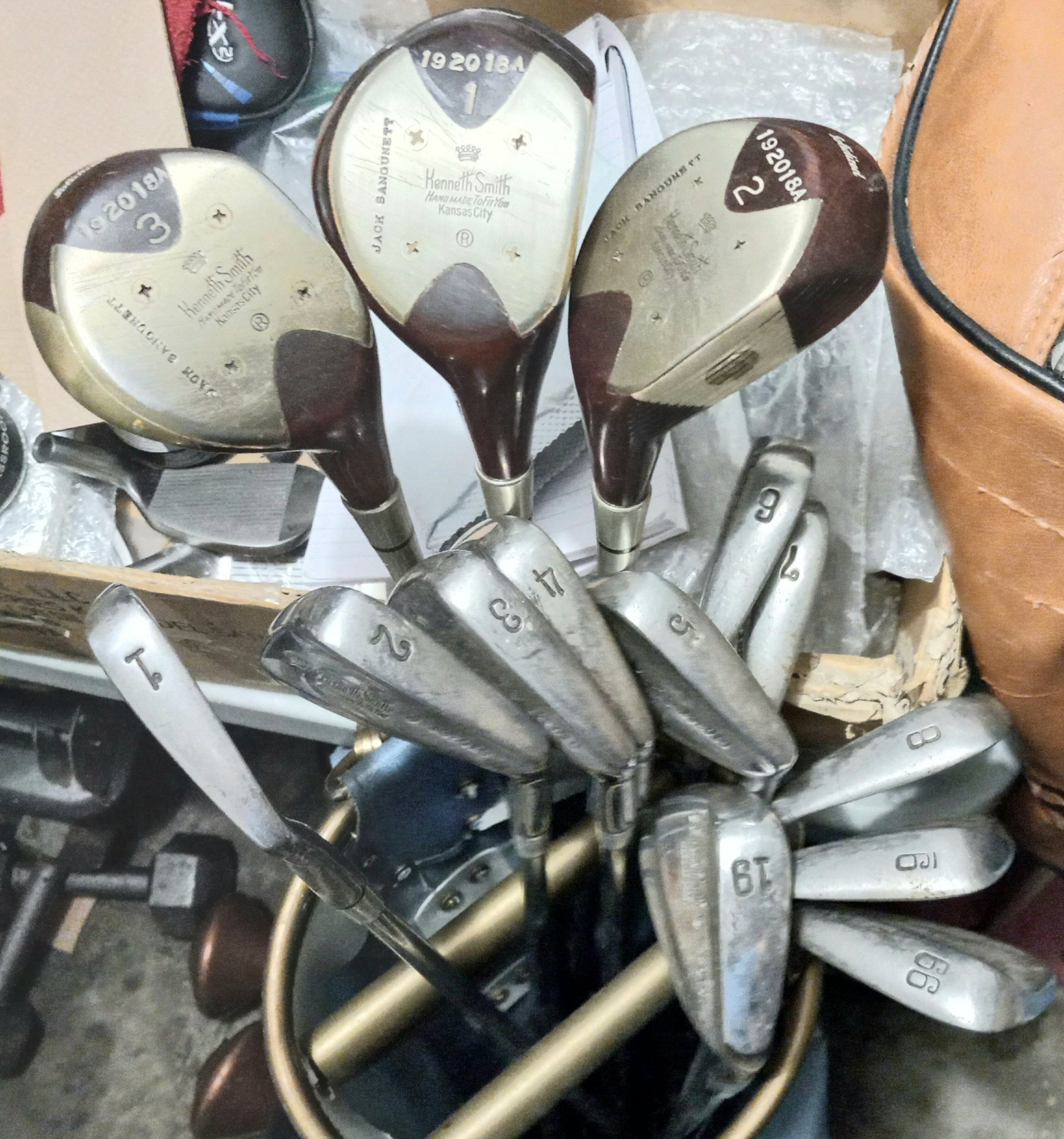 What is the age and value of this Kenneth Smith golf set?
