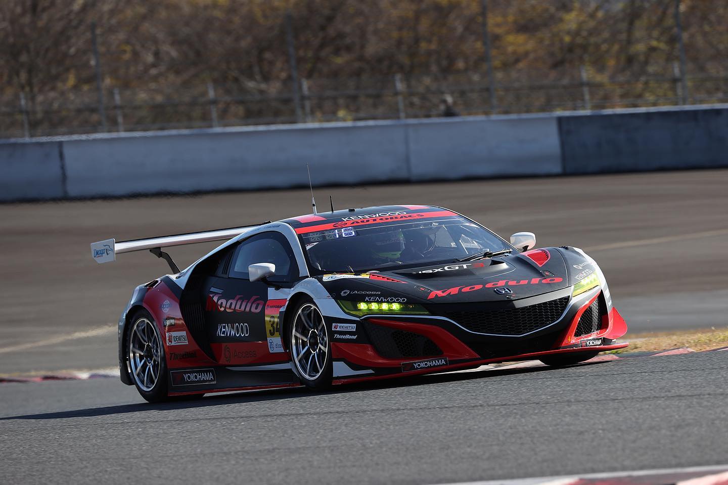Ryo Michigami どうもマシンのバランスがしっくりこなく シビアなドライビングが要求される予選となりました Q1はギリギリ通過 Q2で15番手 あかん とにかく明日の決勝は追い上げたいし色々考えます しかし 寒い お腹減った 明日も応援宜しくお願いします