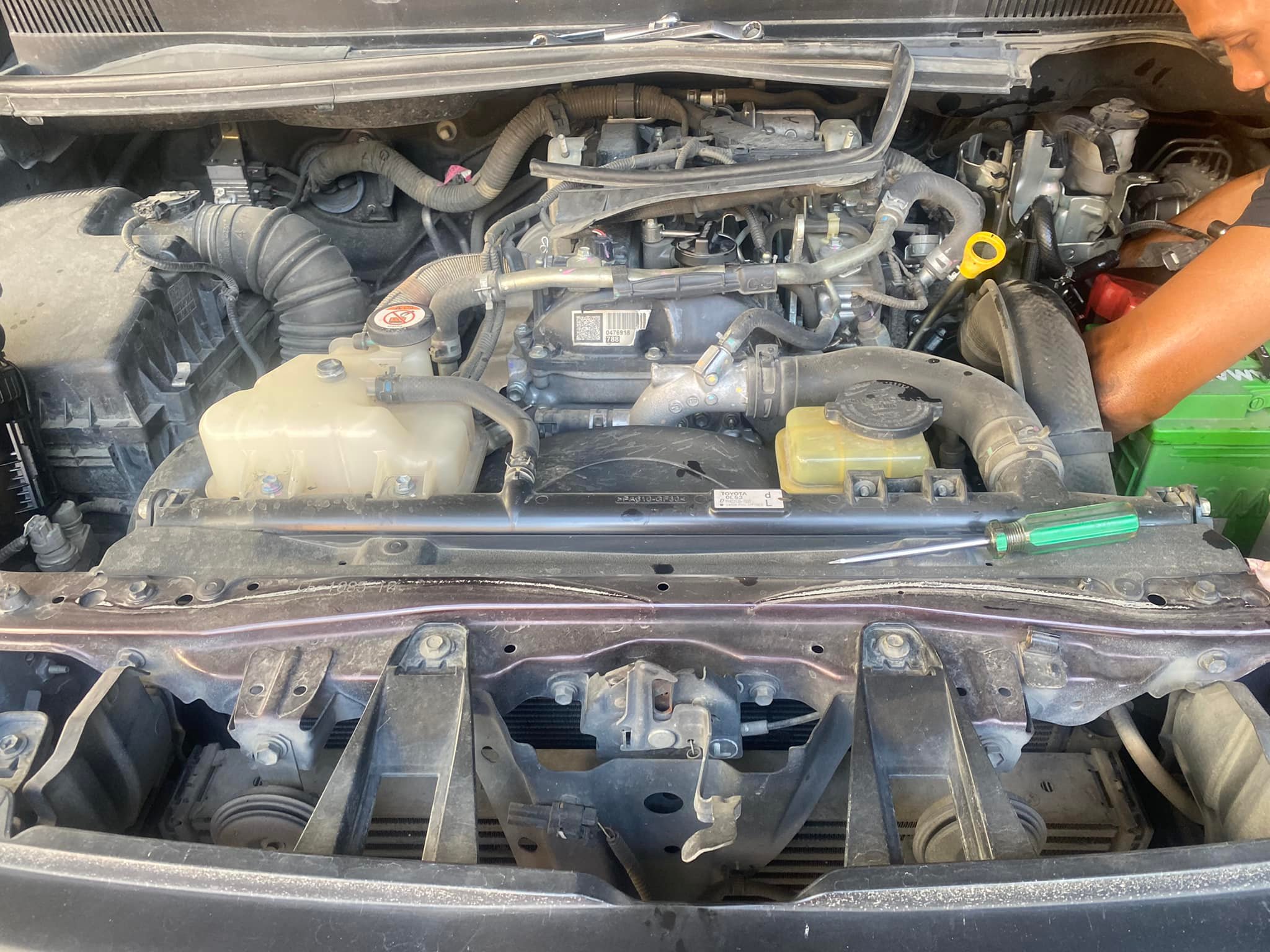 JDC Garage - Toyota innova PMS 1Gd engine Change oil...