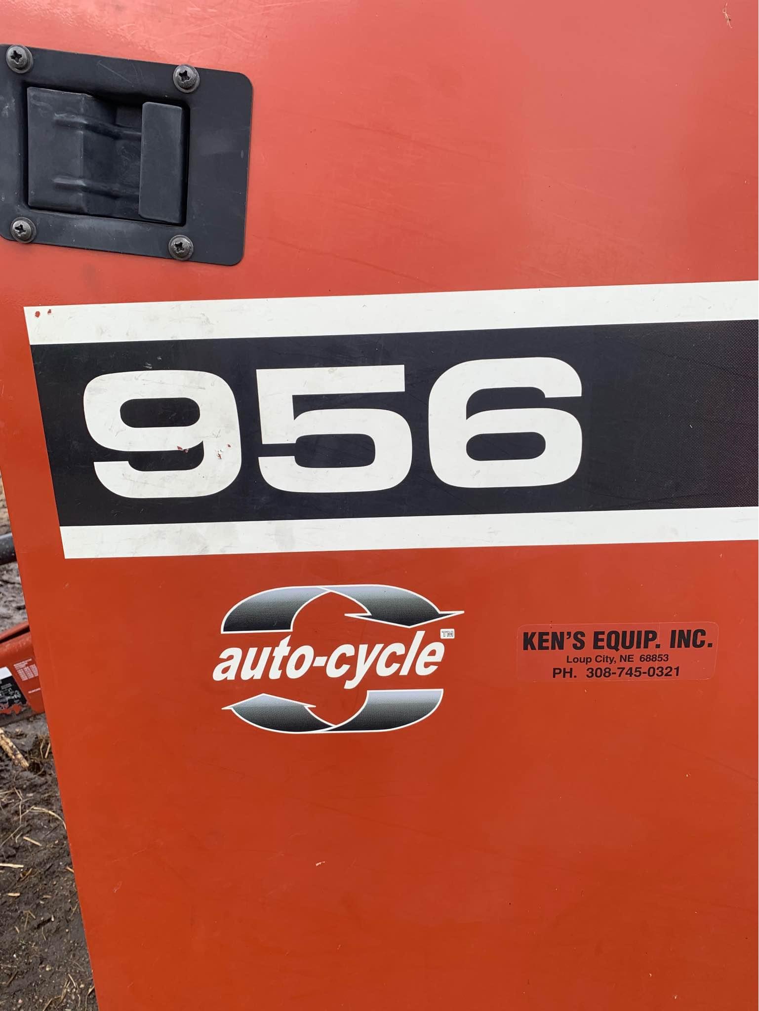 Heston 956A Auto Cycle 5x6 Round Baler - Commercial Vehicles ...