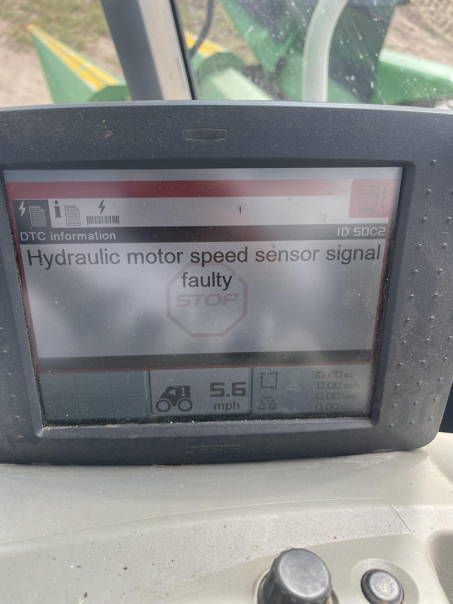 What's wrong with my 497 class machine's hydraulic motor speed sensor?