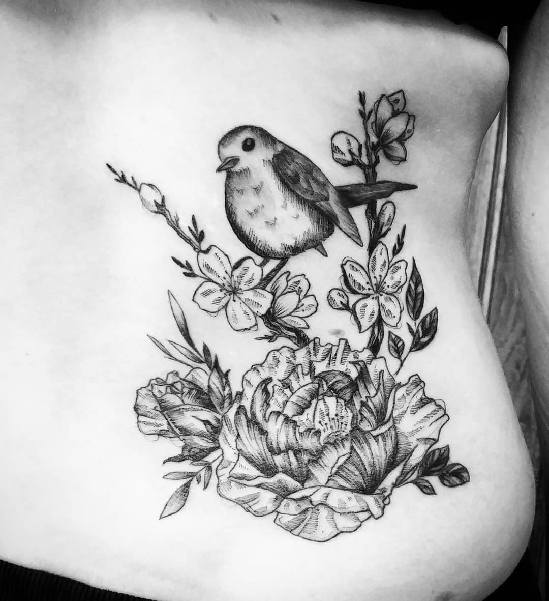 Tatouage Rouge Gorge Noir Et Blanc