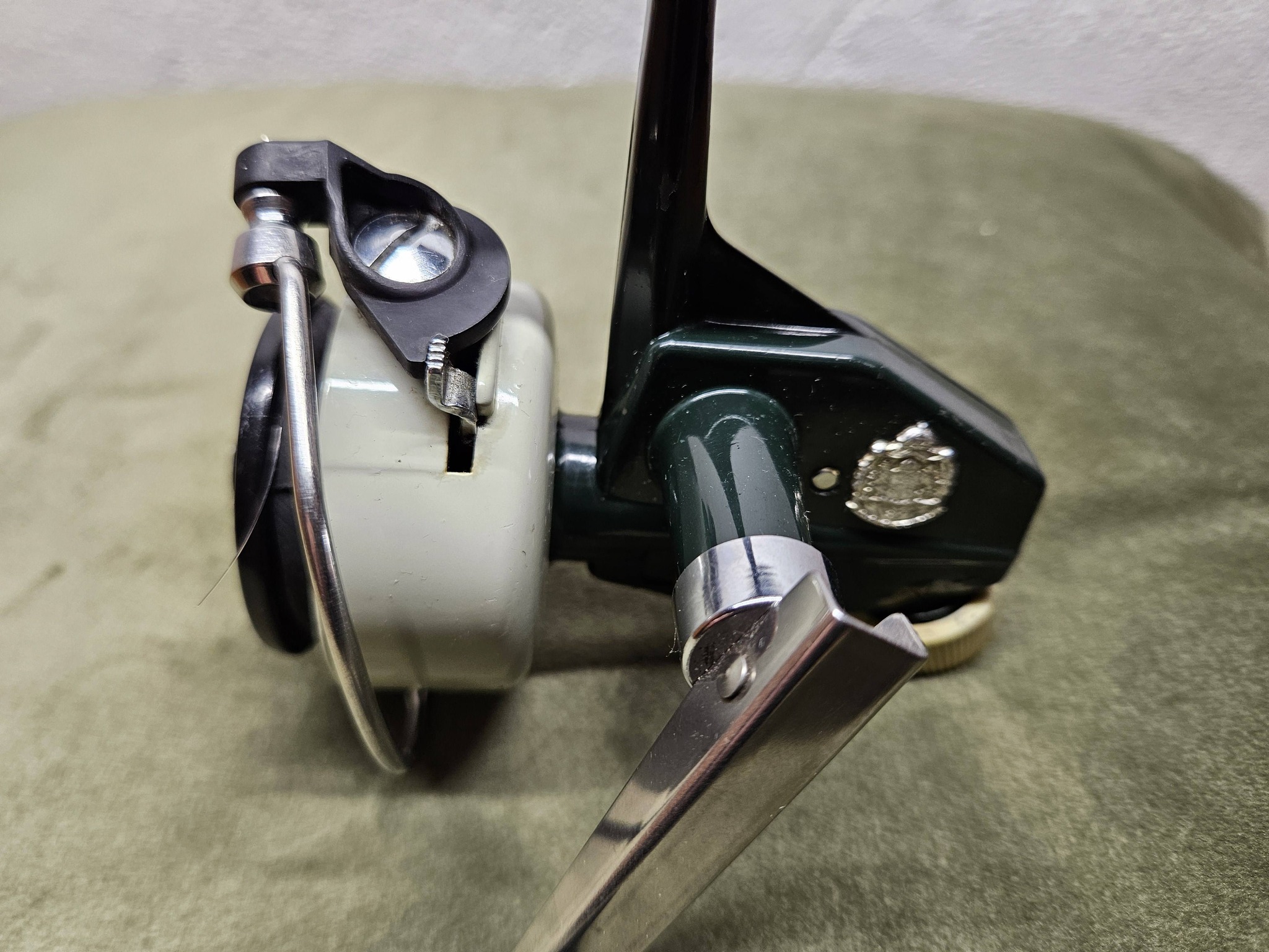Abu Cardinal 33 fishing reel for pikeperch