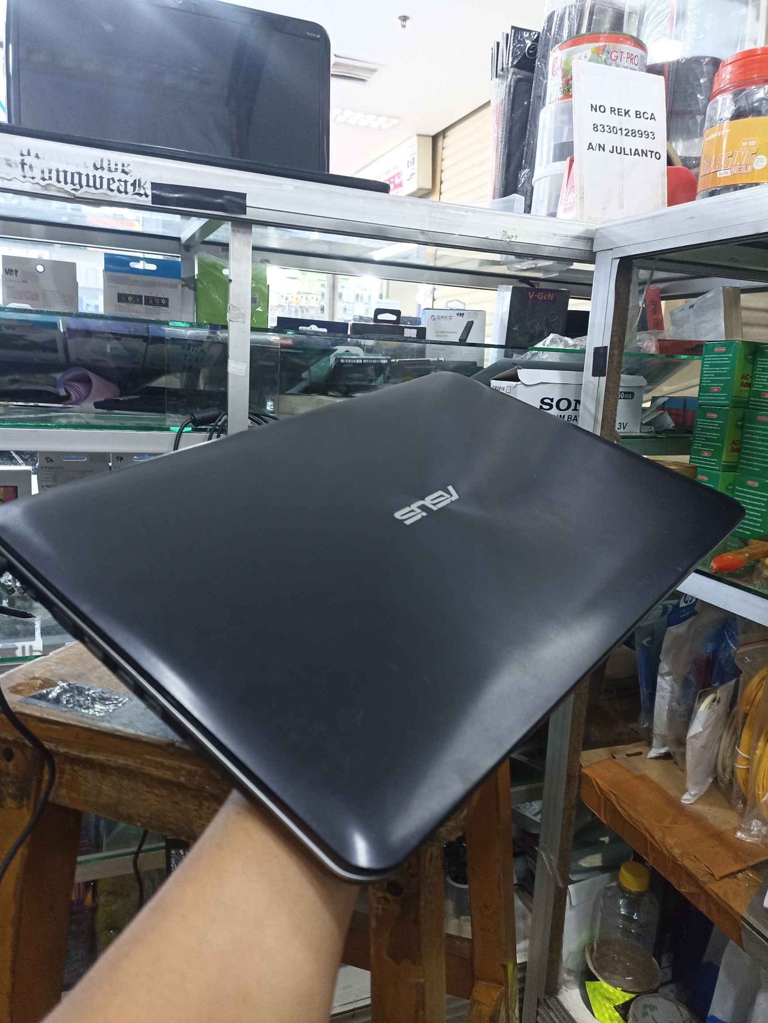 LAPTOP ASUS AMD A9-9420 RADEON R5 MEMORY DDR4 4GB / SSD 128GB KONDISI ...