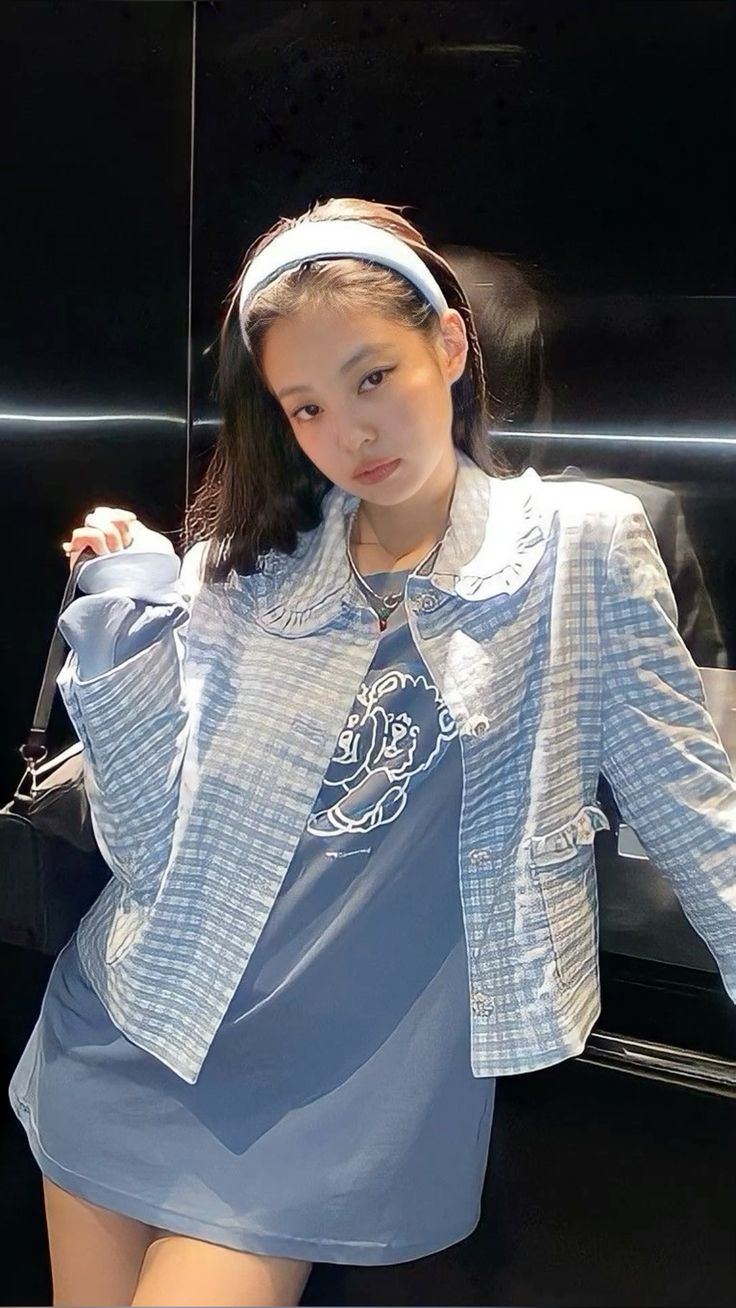 jennie kim blue dress with colour outfit!! 💙 aesthetic jennie blue dress