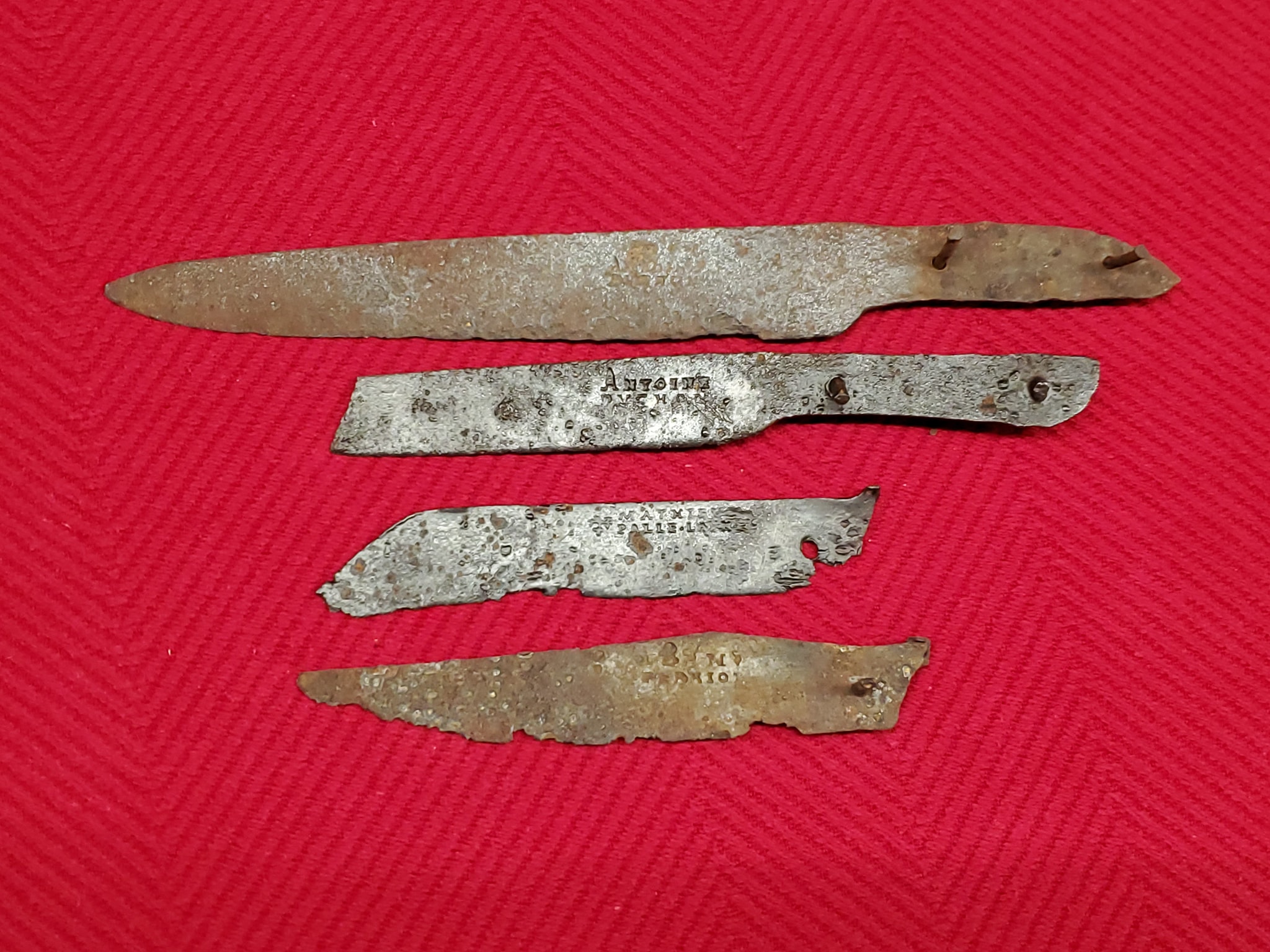 French pocket knife historical design nuances