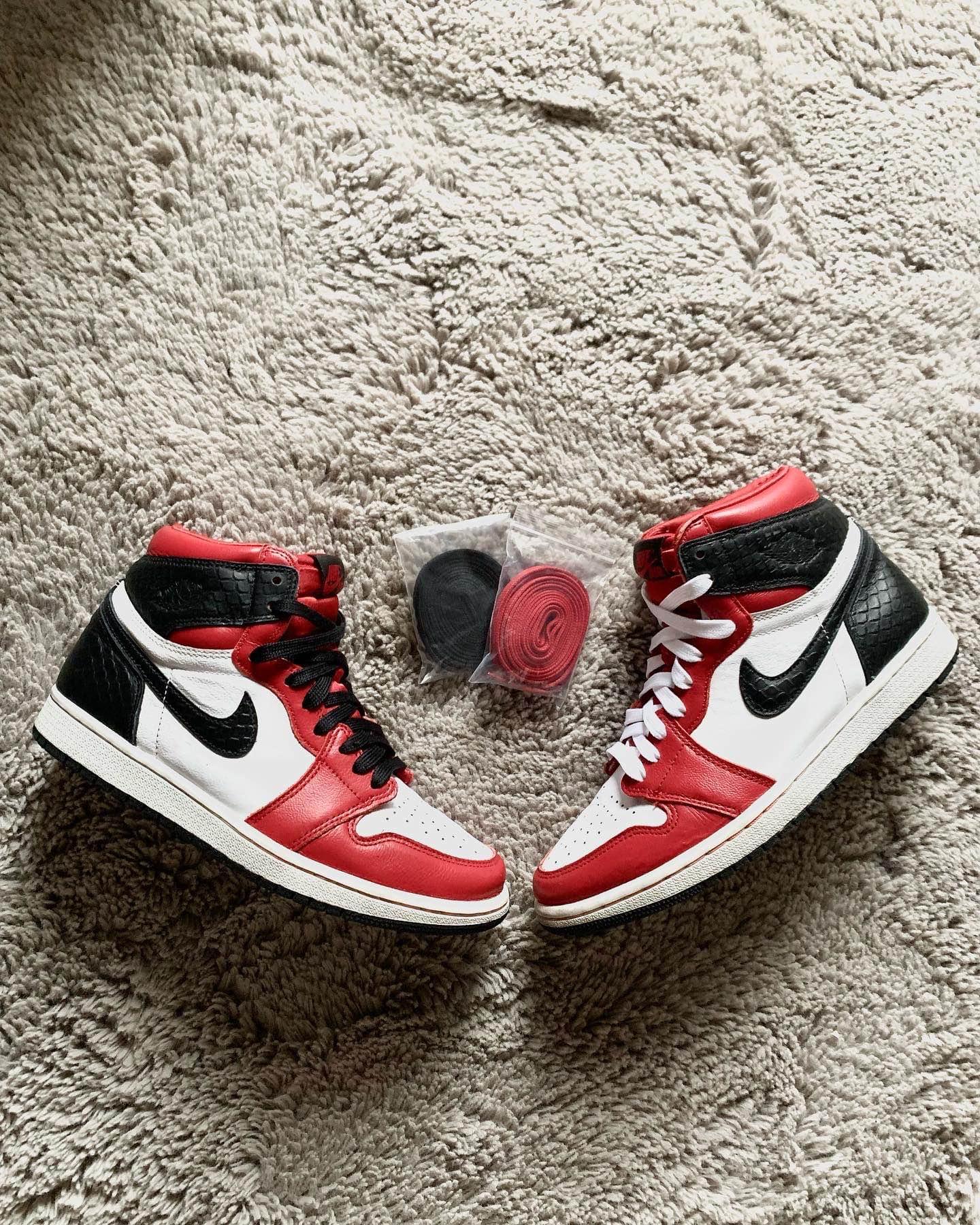 Jordan 1 High “Satin Snake Chicago “ - size eu 38 - 69.99€ - used 