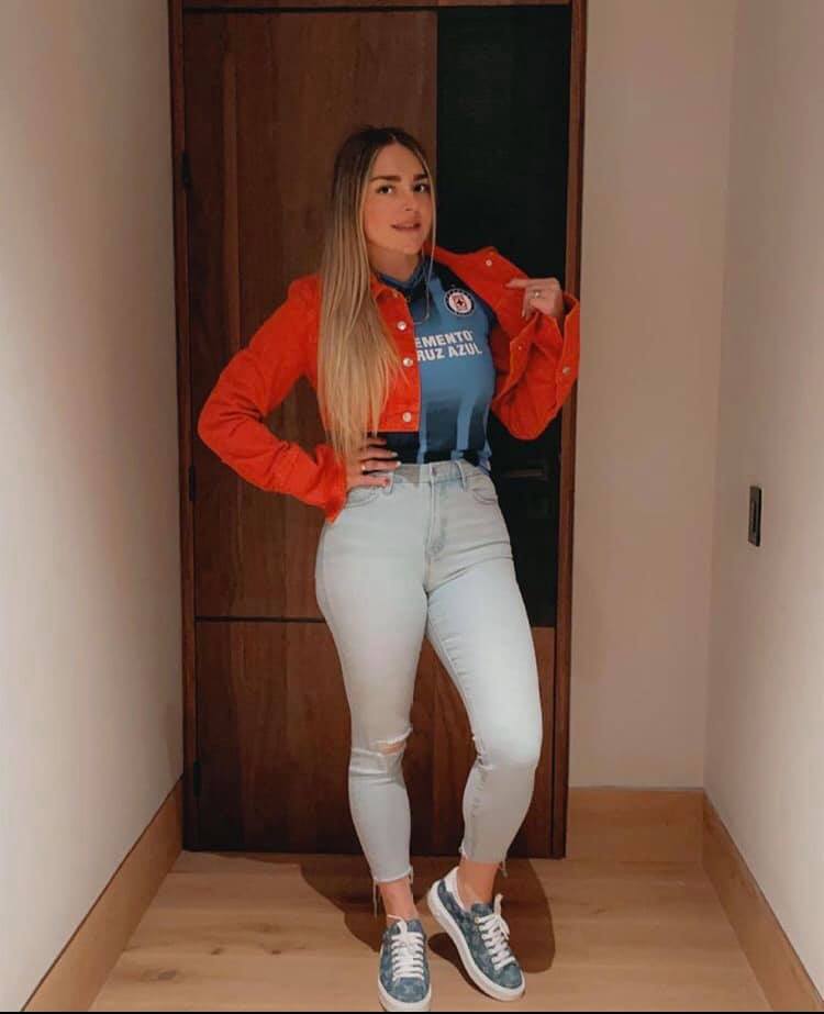 Lealtad azul - La esposa de Jesús Corona | Facebook