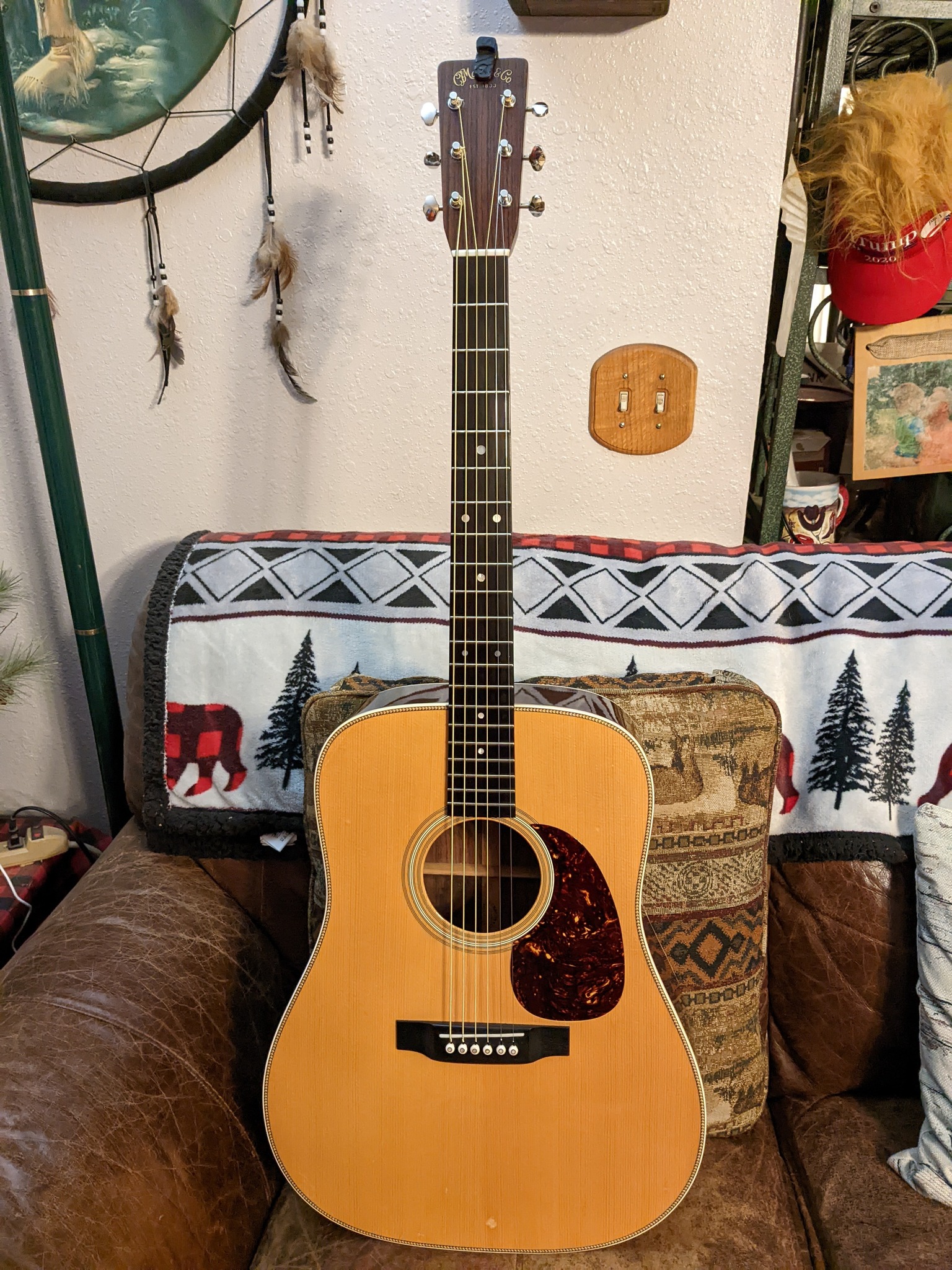 Martin HD-28 guitar 1979 model identification
