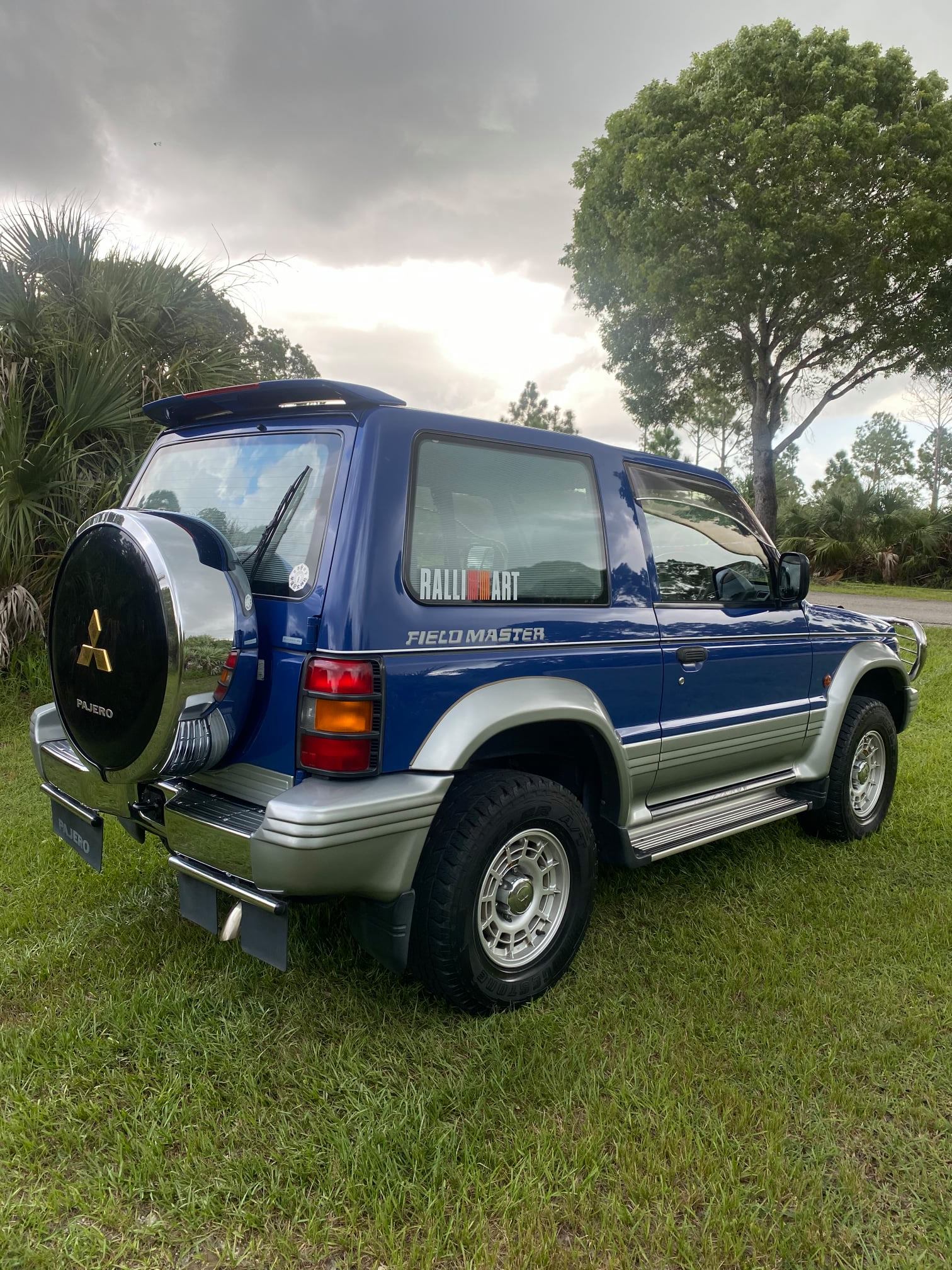 1990 Mitsubishi Jeep J53 30MPG Factory Direct Injected Intercooled 