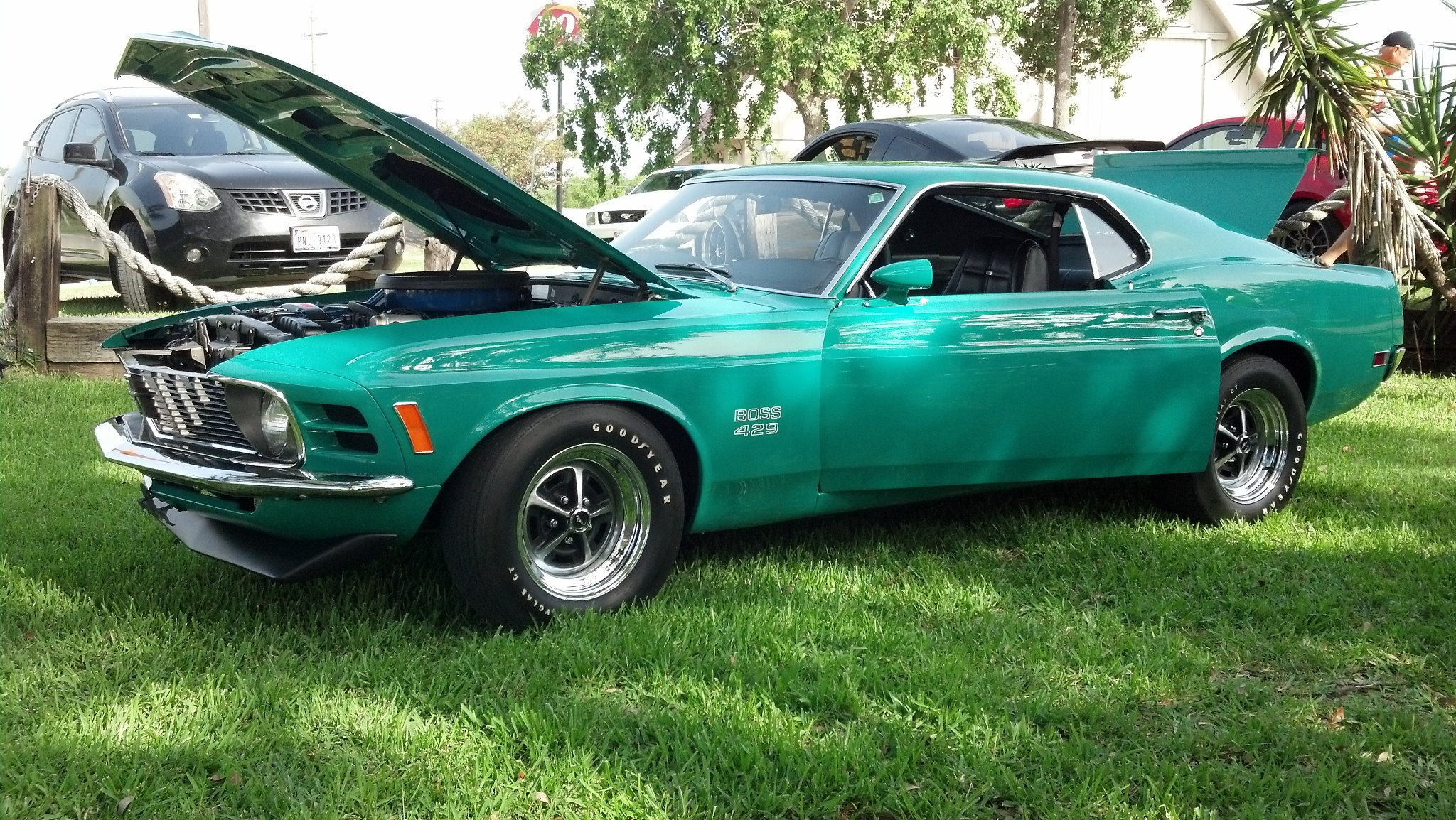 Who is the new owner of the car at the car show?