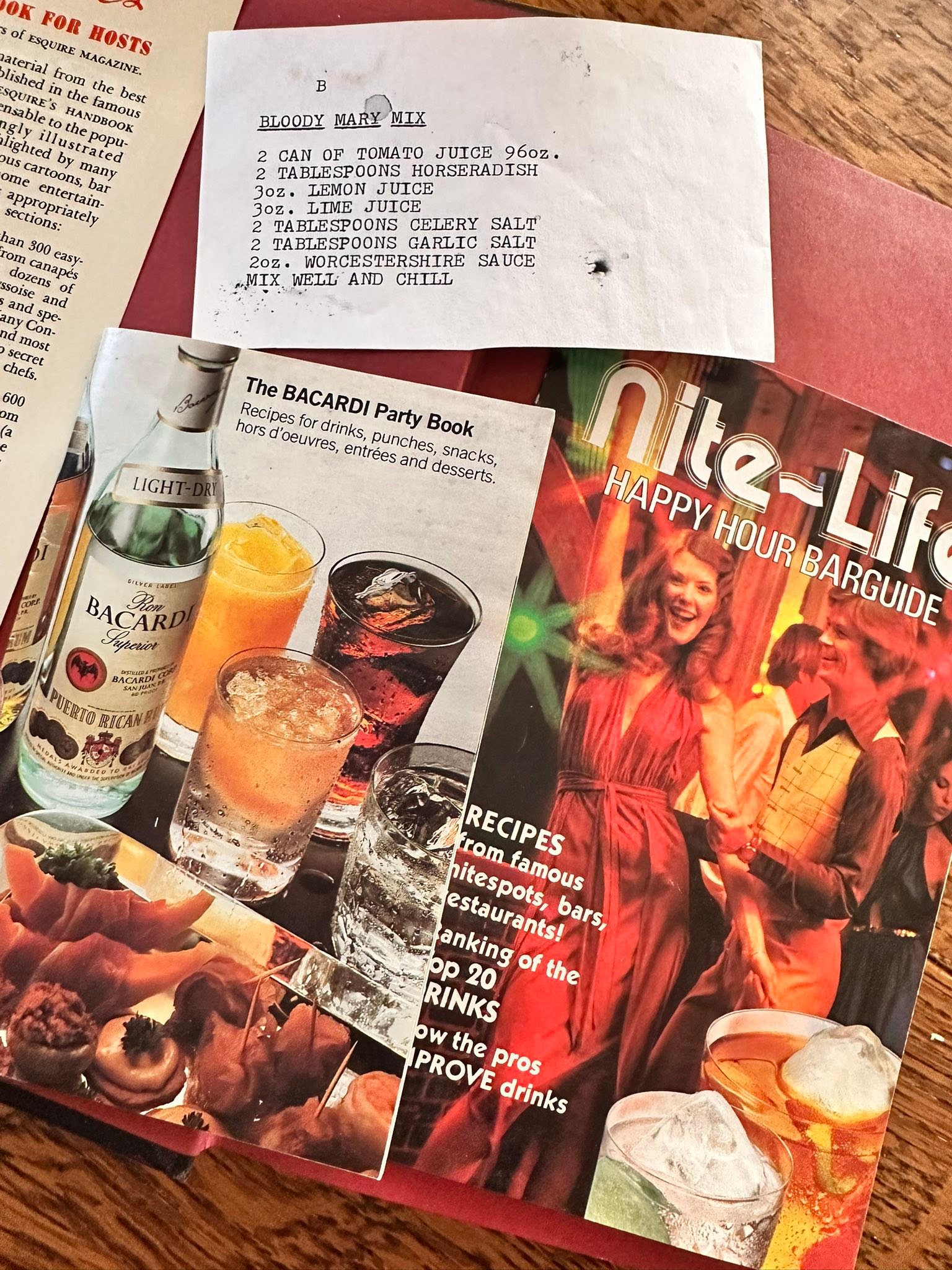 Vintage cocktail recipe pamphlets found display picture 1