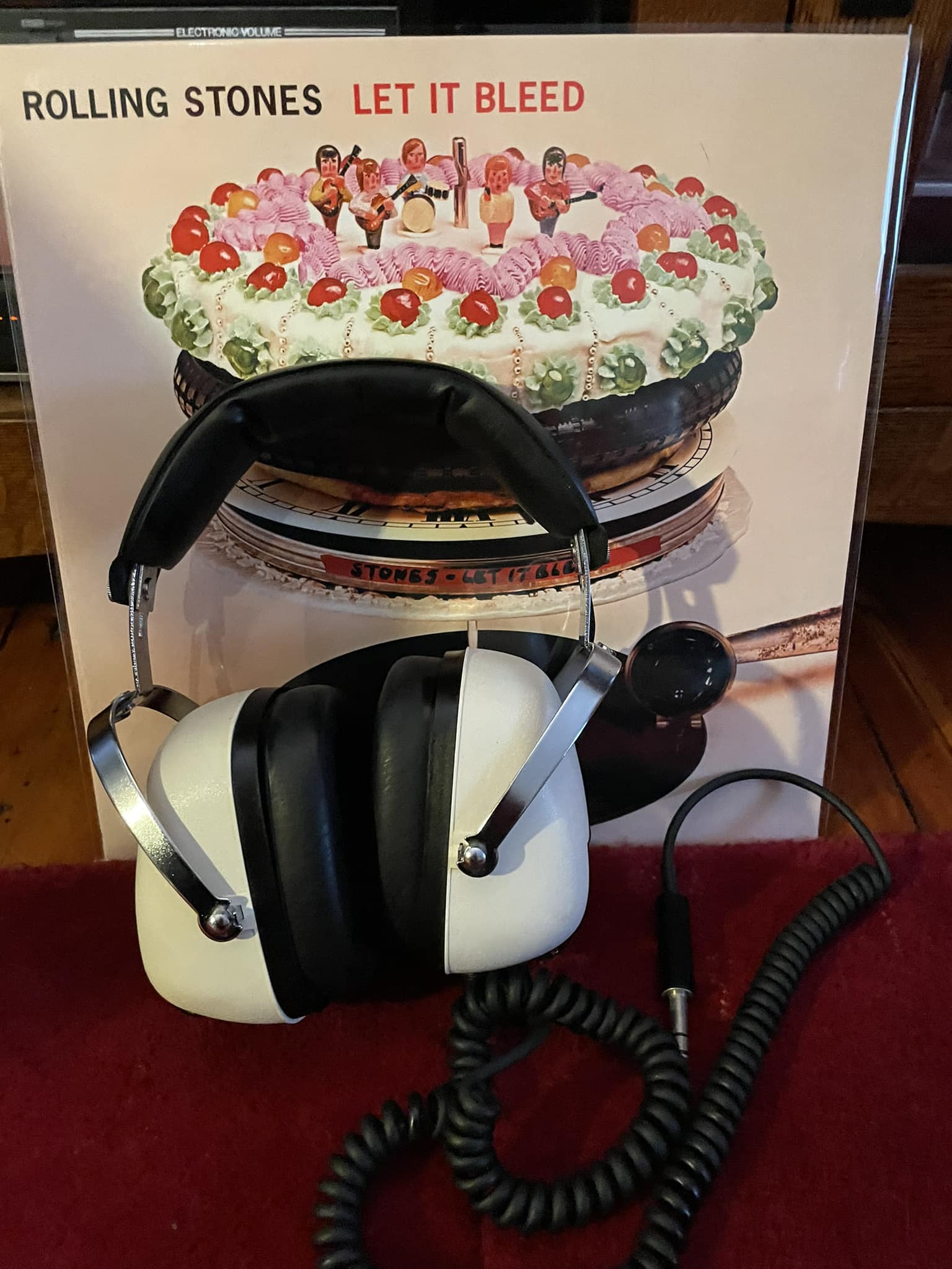 Sansui SS-50 and SS-20 Headphones