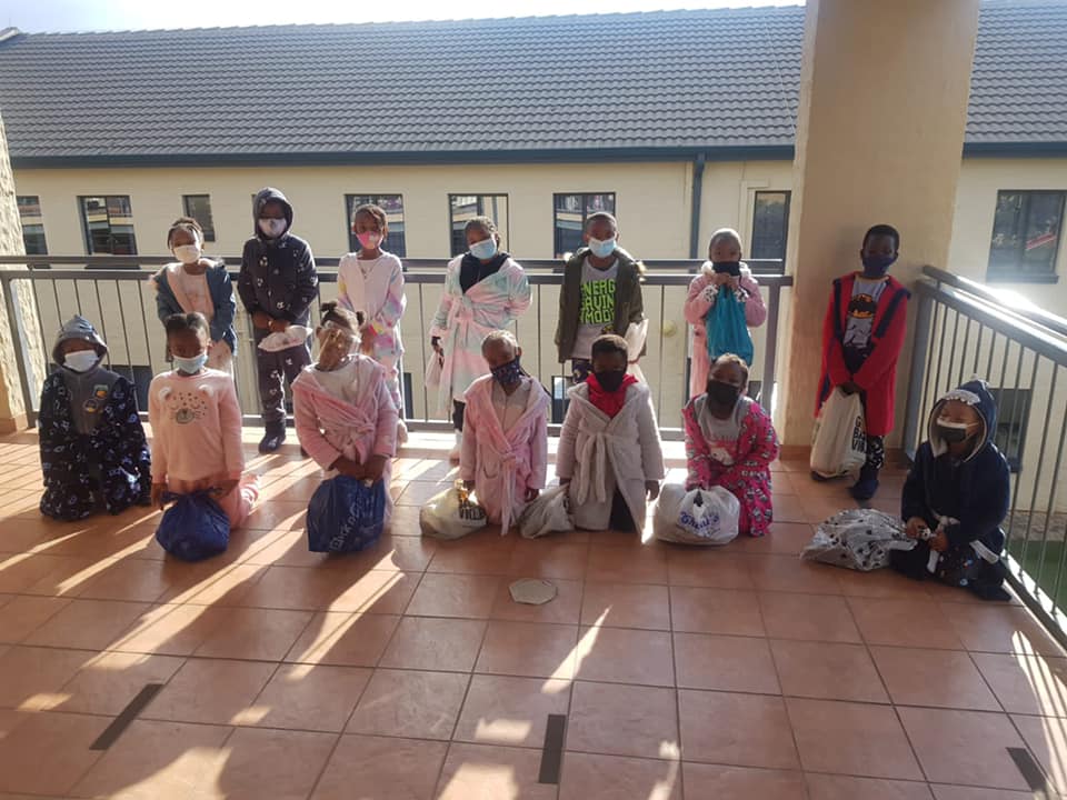 Our Grade 1 to 3 learners supporting... - Curro Thatchfield