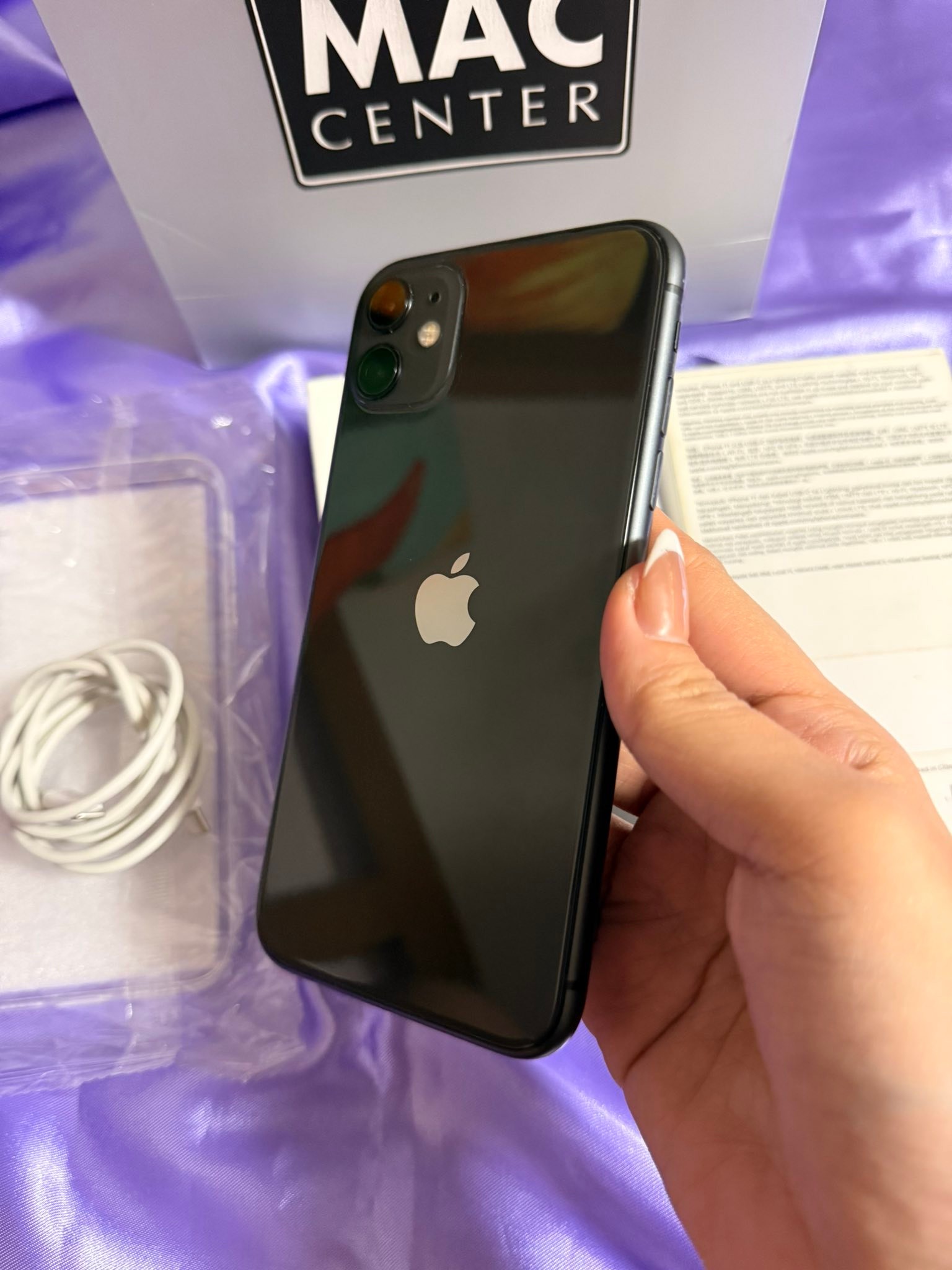 iPhone11 黒 SIMロック解除済】SoftBank iPhone11 A2221 (MHDA3J/A