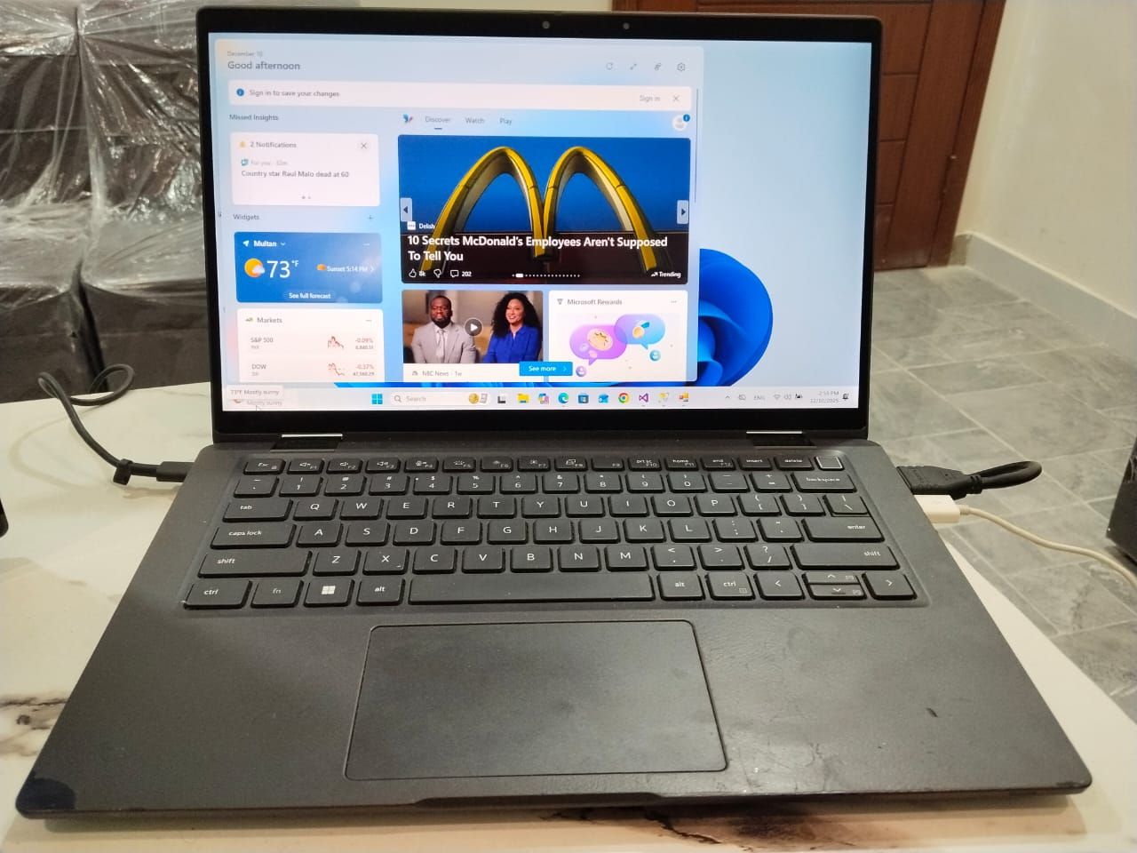 500gb hdd Storage, 4gb Ram, 2.16Ghz Processor Speed Strong Battery