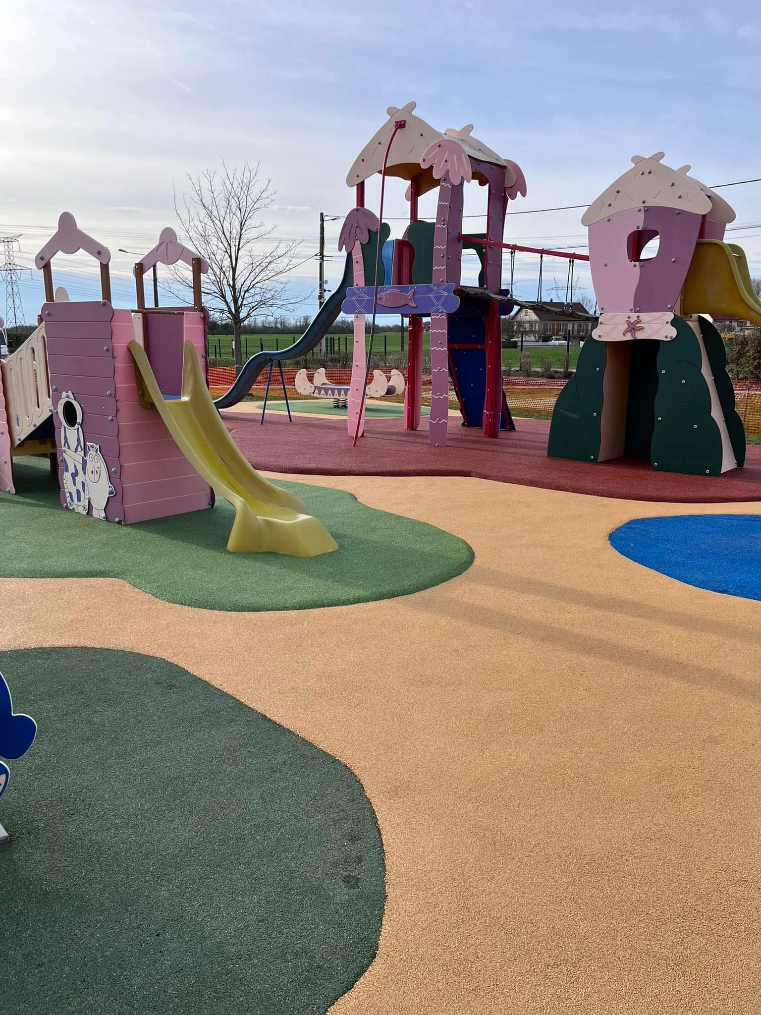 Fournisseur d'équipements pour aires de jeux pour enfants | Structures