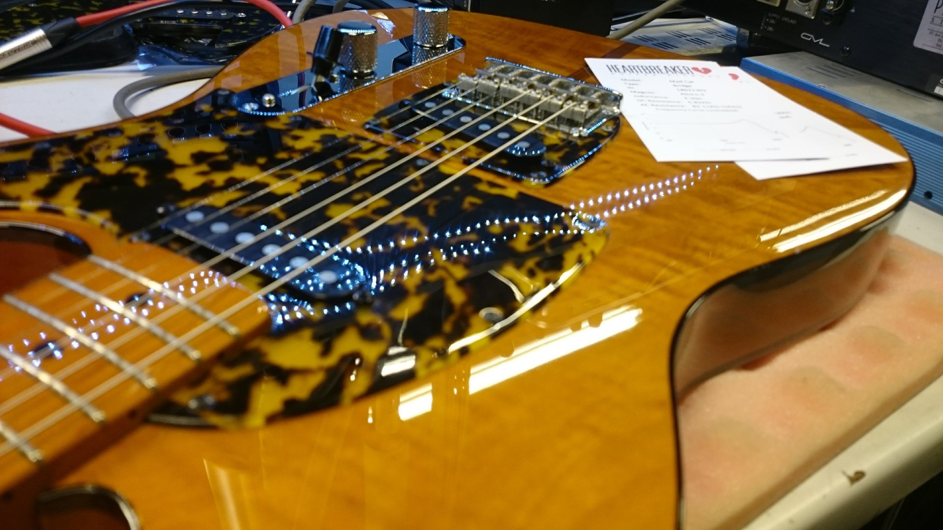 1975 H.S. Anderson Mad Cat. Pics Via: Mike & Mike's Guitar Bar