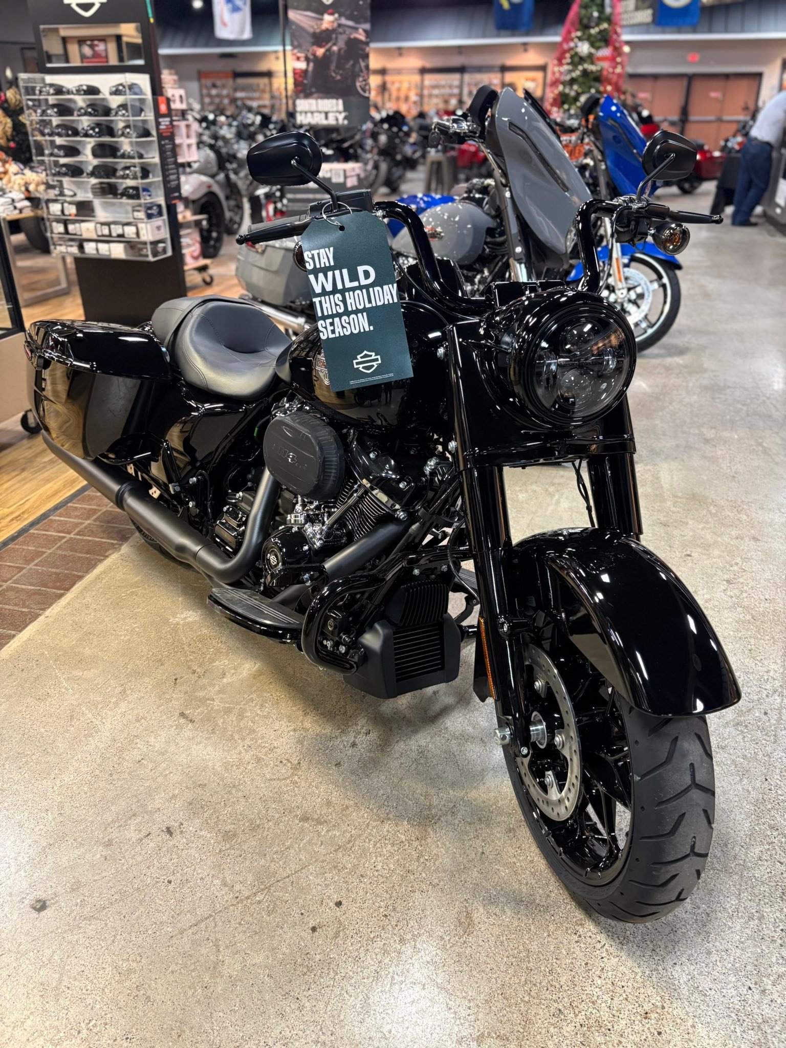 Felix Alvarado - 🔥 2025 Harley-Davidson Road King Special... | Facebook