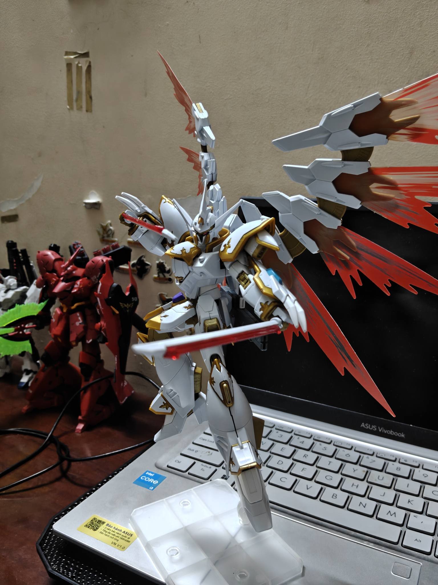 Mô hình lắp ráp Bandai Gundam HGCE 1/144 Black Knight Squad Cal-re.A