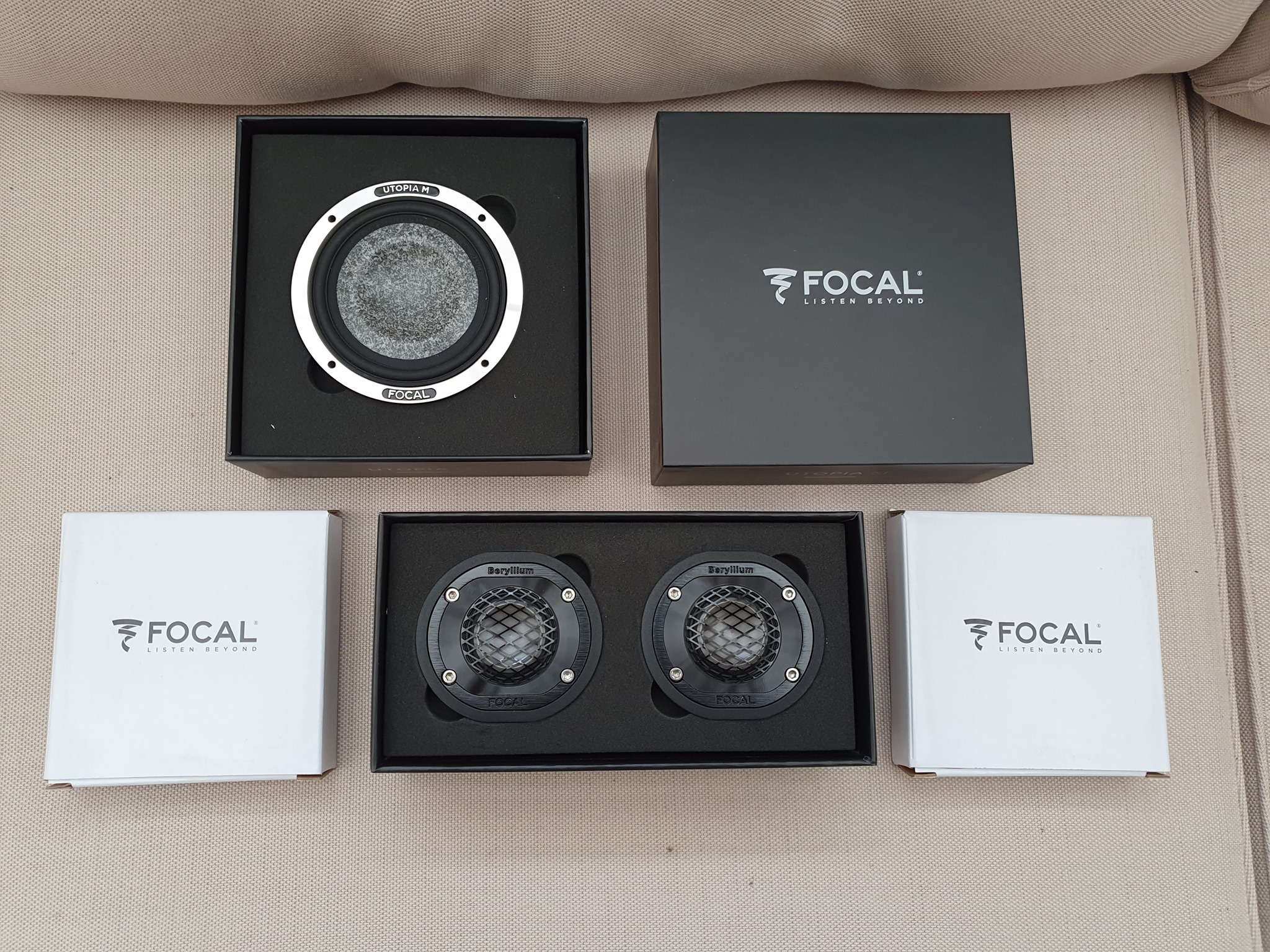 Looking for a Focal Utopia M 3-way active set. DM me.