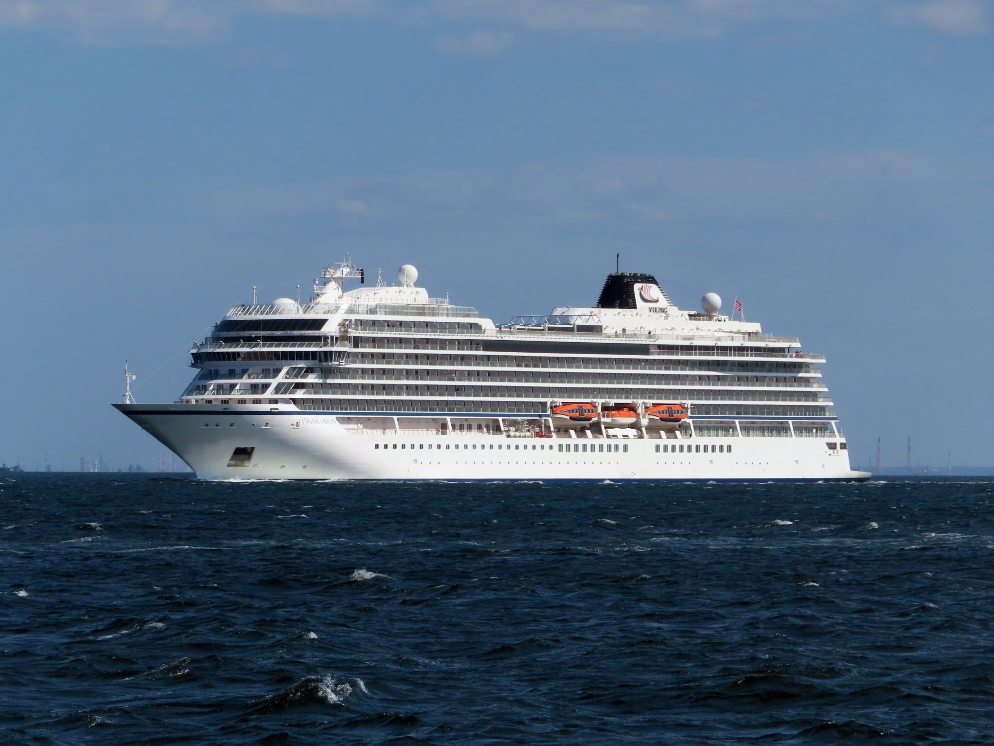 2022.06.01 (Wed) Tokyo Port . Japan 白嶺 R.V. Hakurei