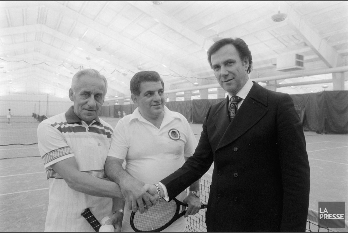 Histoire ordinaire de Saint-Eustache | Terrains de tennis au Centre ...