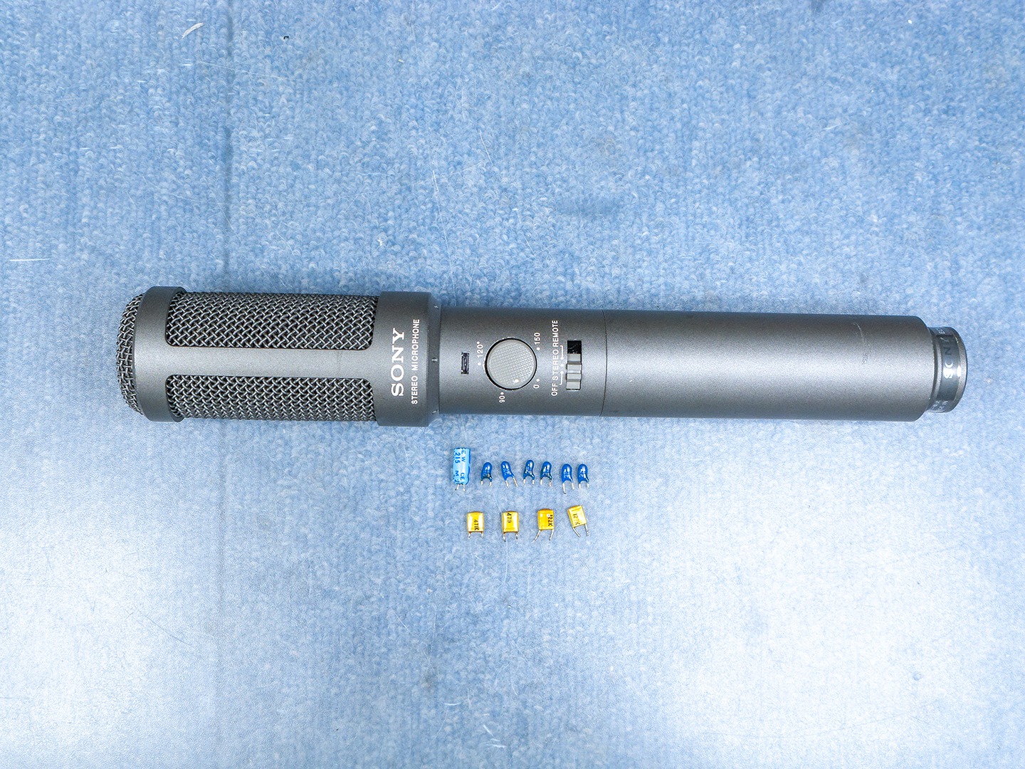 SONY ECM-969 ですが、蚊の鳴くような音しか拾えませんでしたが、電解