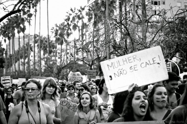 DCDF...DONAS DE CASA EM DEFESA DA FAMÍLIA
