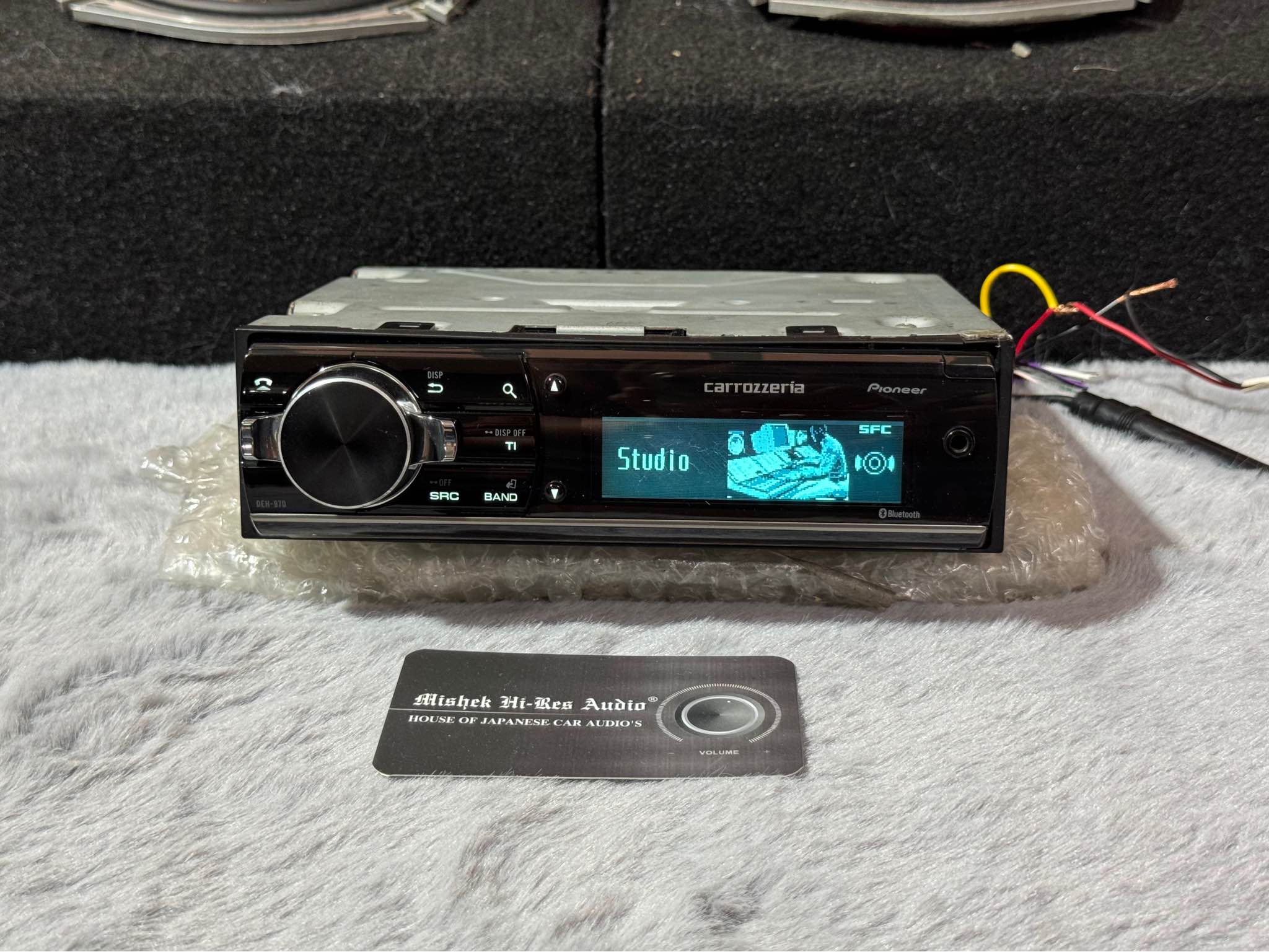 Carrozzeria DEH-970 3 way active DSP is a high-end 1-DIN Japanese