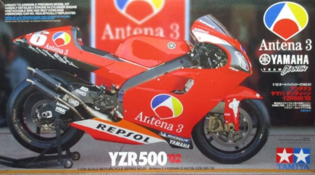 Tamiya 1/12th scale 2001 Yamaha YZr500 model
