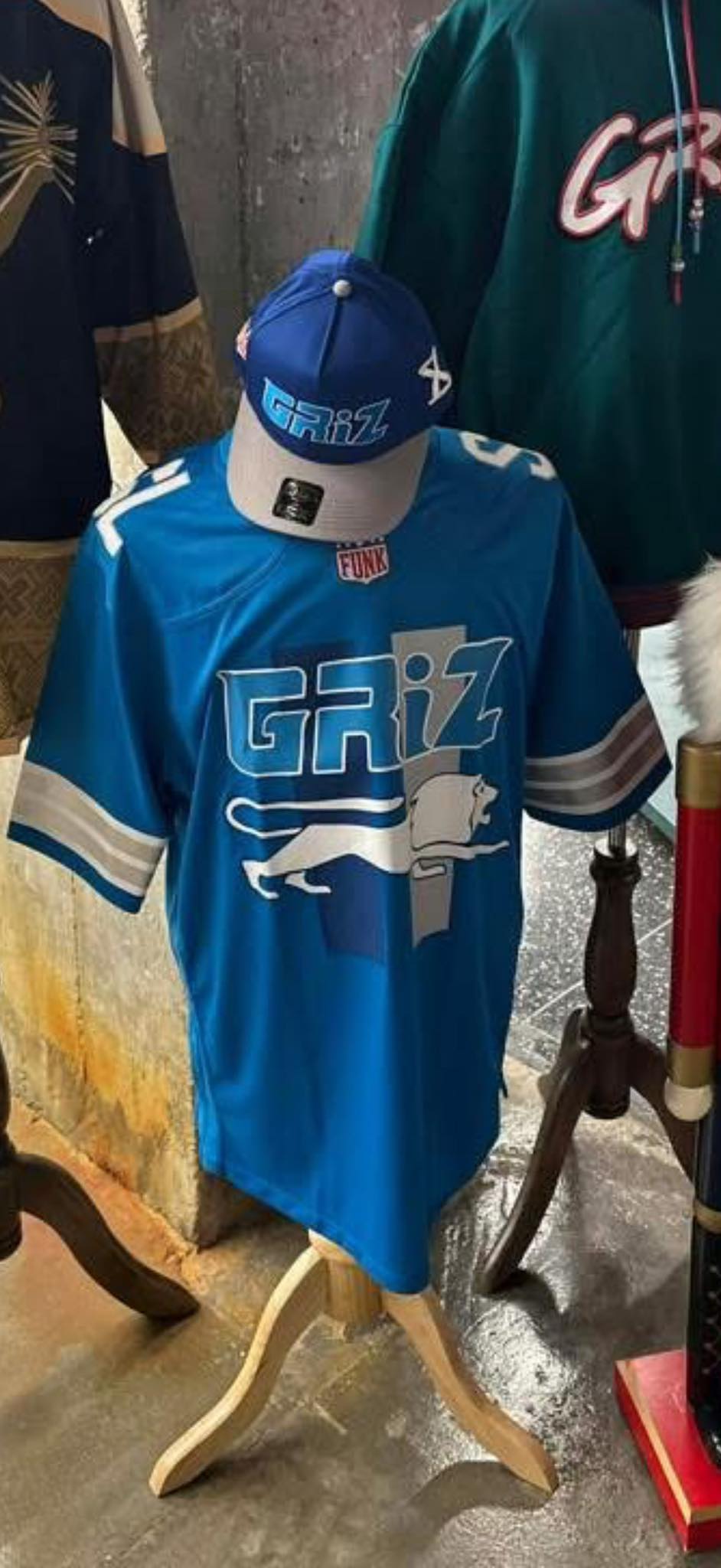 Maillot De Hockey GRIZ SPACE CAMP - Taille Large - Multicolore Thème Espace - Occasion Parfait état