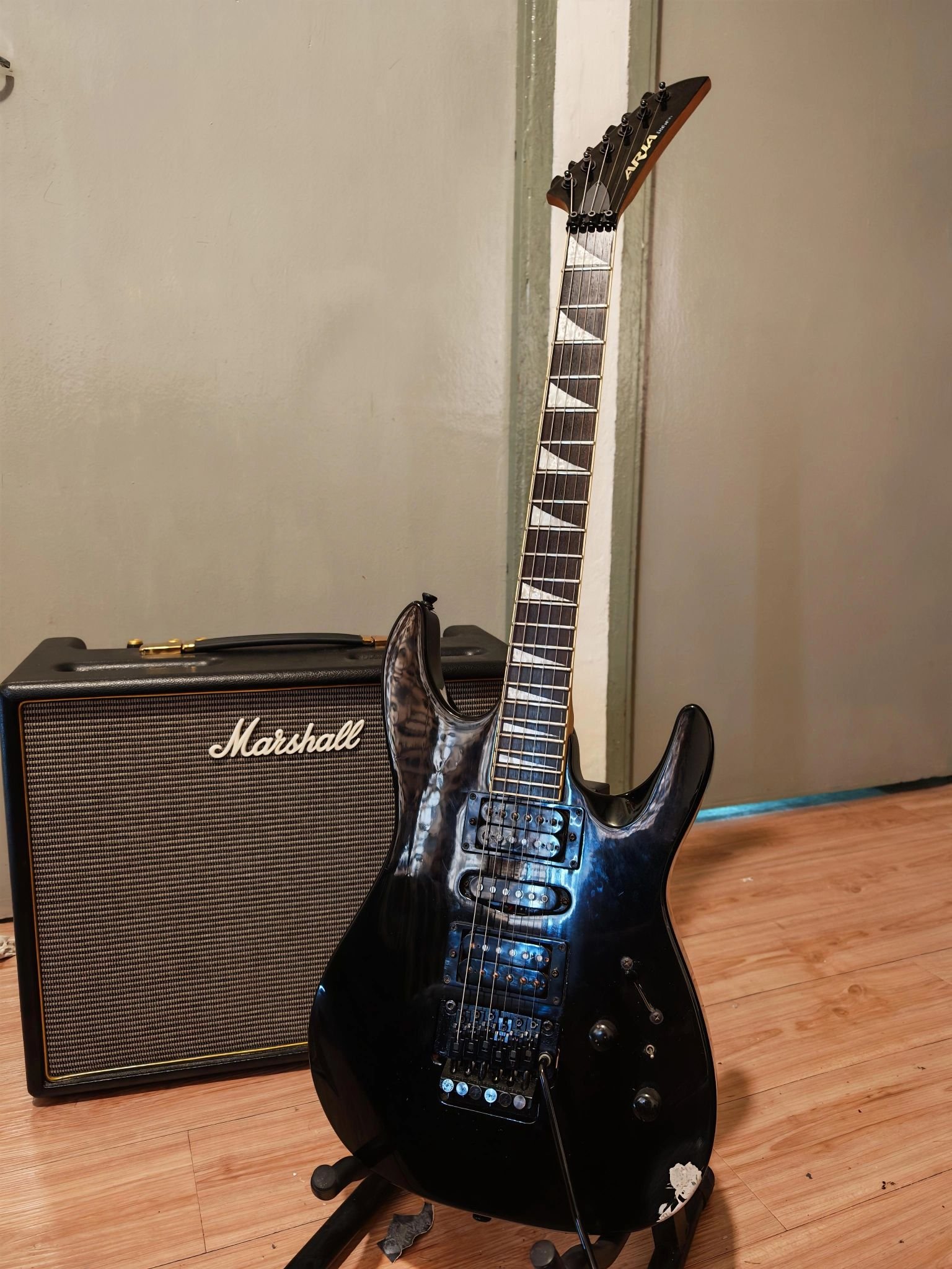 Aria gl350. Guild D50 copy. They nailed it! The sound and look!