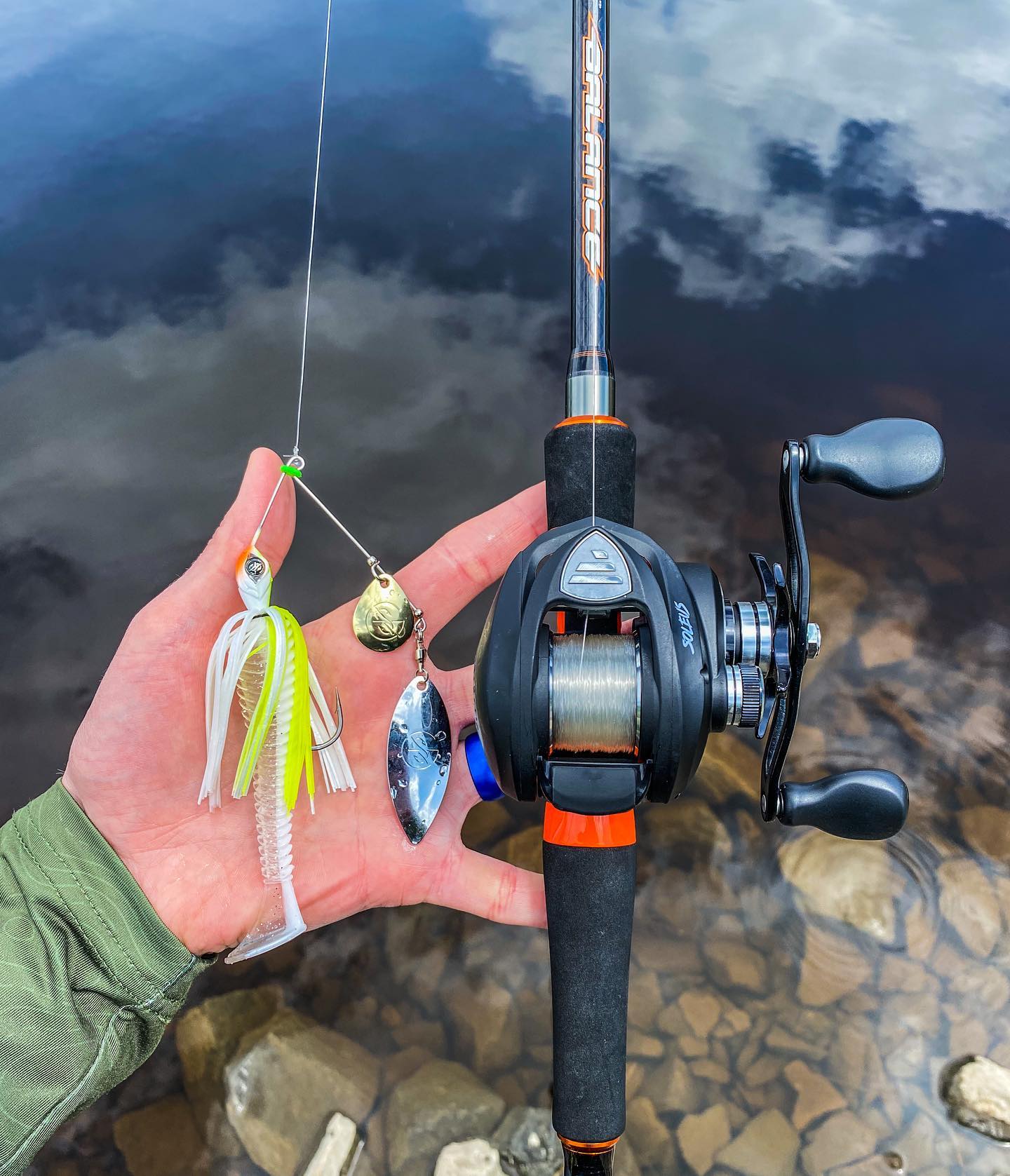 daiwa exist vs shimano stella 2018 FK Name:Ice Frog 3D Fishing Lure Eyes 22EXIST is the reel Hard Case