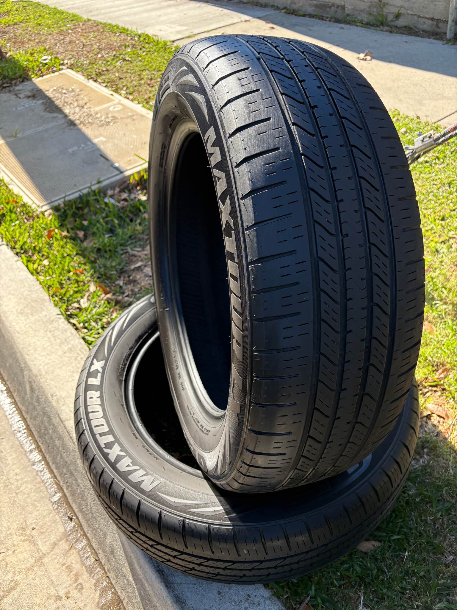 GT Radial Maxtour LX 235/55R17 99H All-Season Passenger Tire with 70,000 Mile Warranty