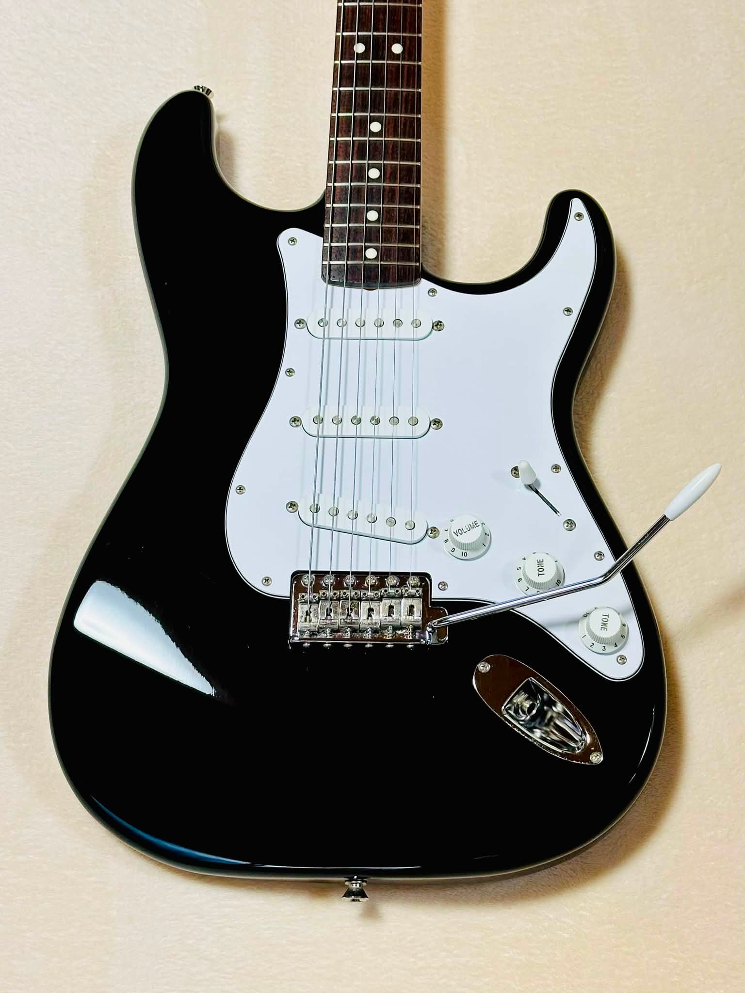 フェンダージャパン ストラト★値下げしました ヤフーフリマ出品中のFender ストラト 値下げしました❗️ 艶々