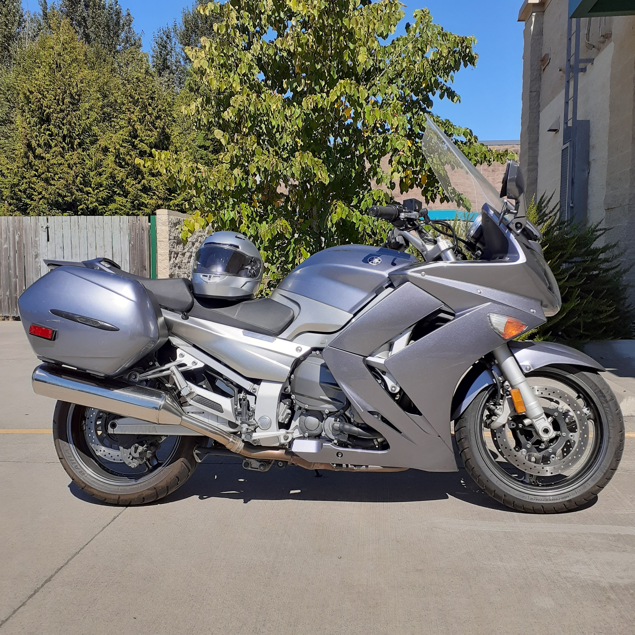 2006 FJR1300 with tour performance upgrades