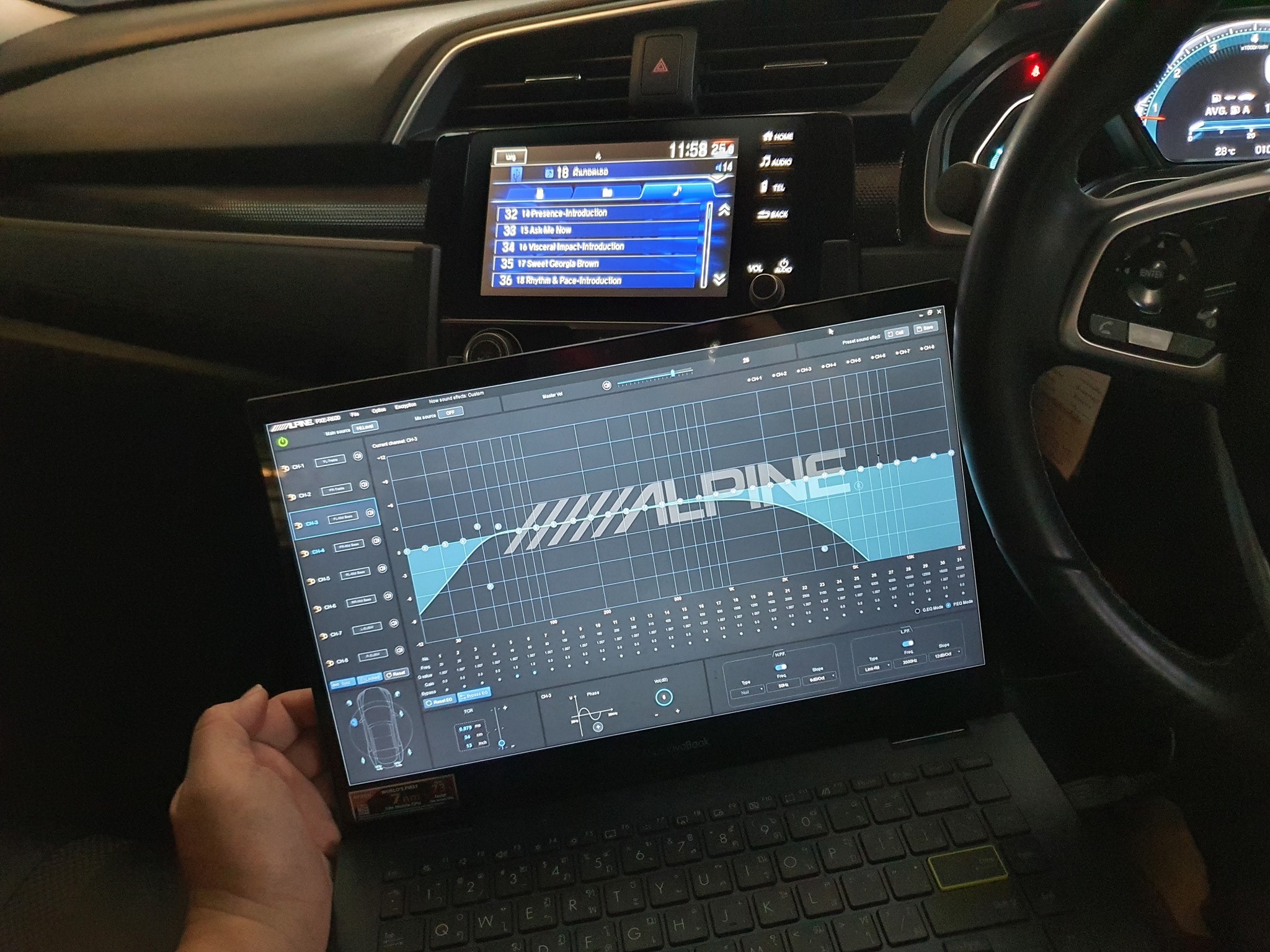 Honda Civic FC อัพเลเวลระบบเสียง DSP แบบมีกำลังขับในตัว Alpine R600 ...