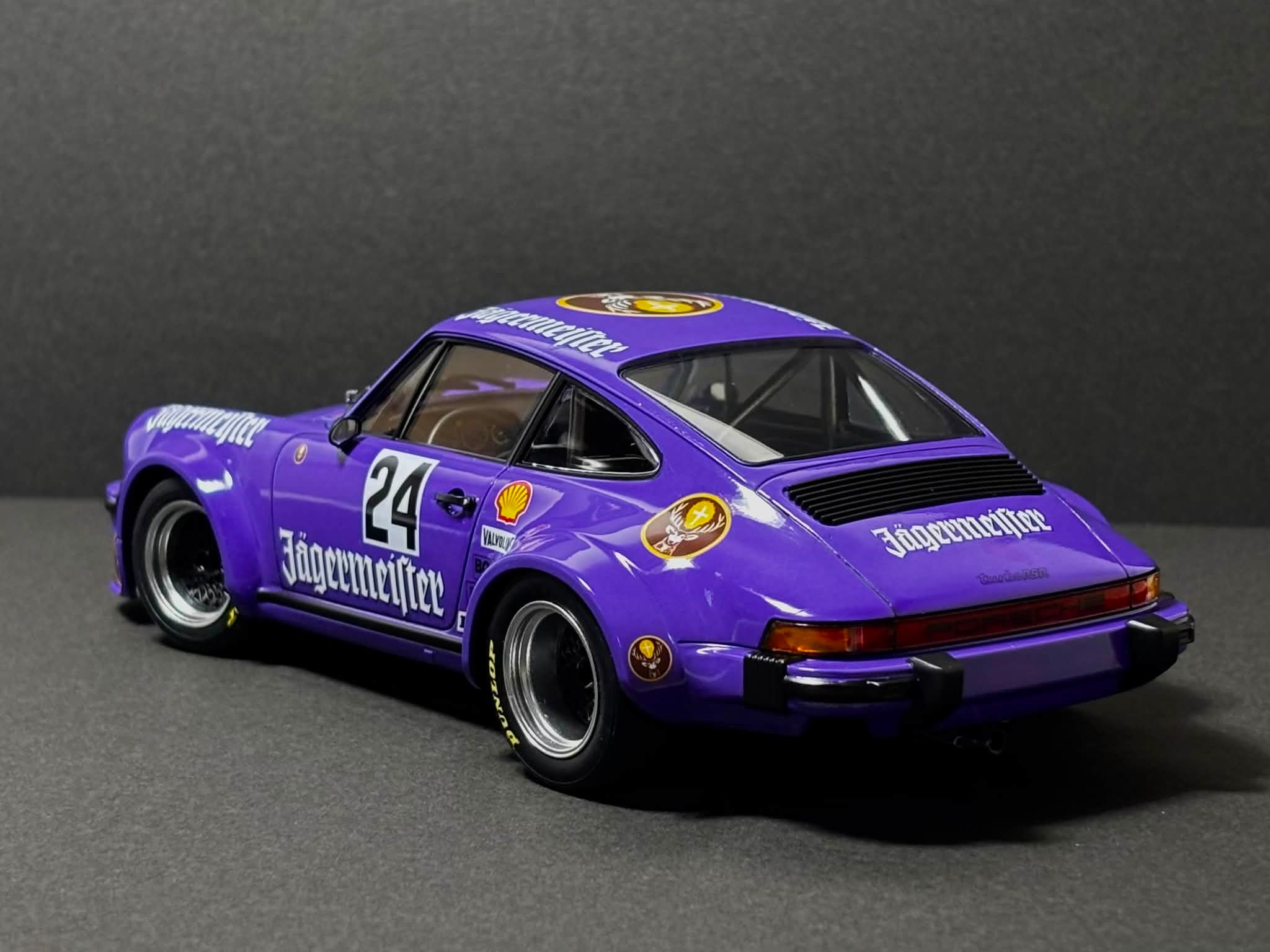 Tamiya Porsche Jägermeister model car build with wing-delete and