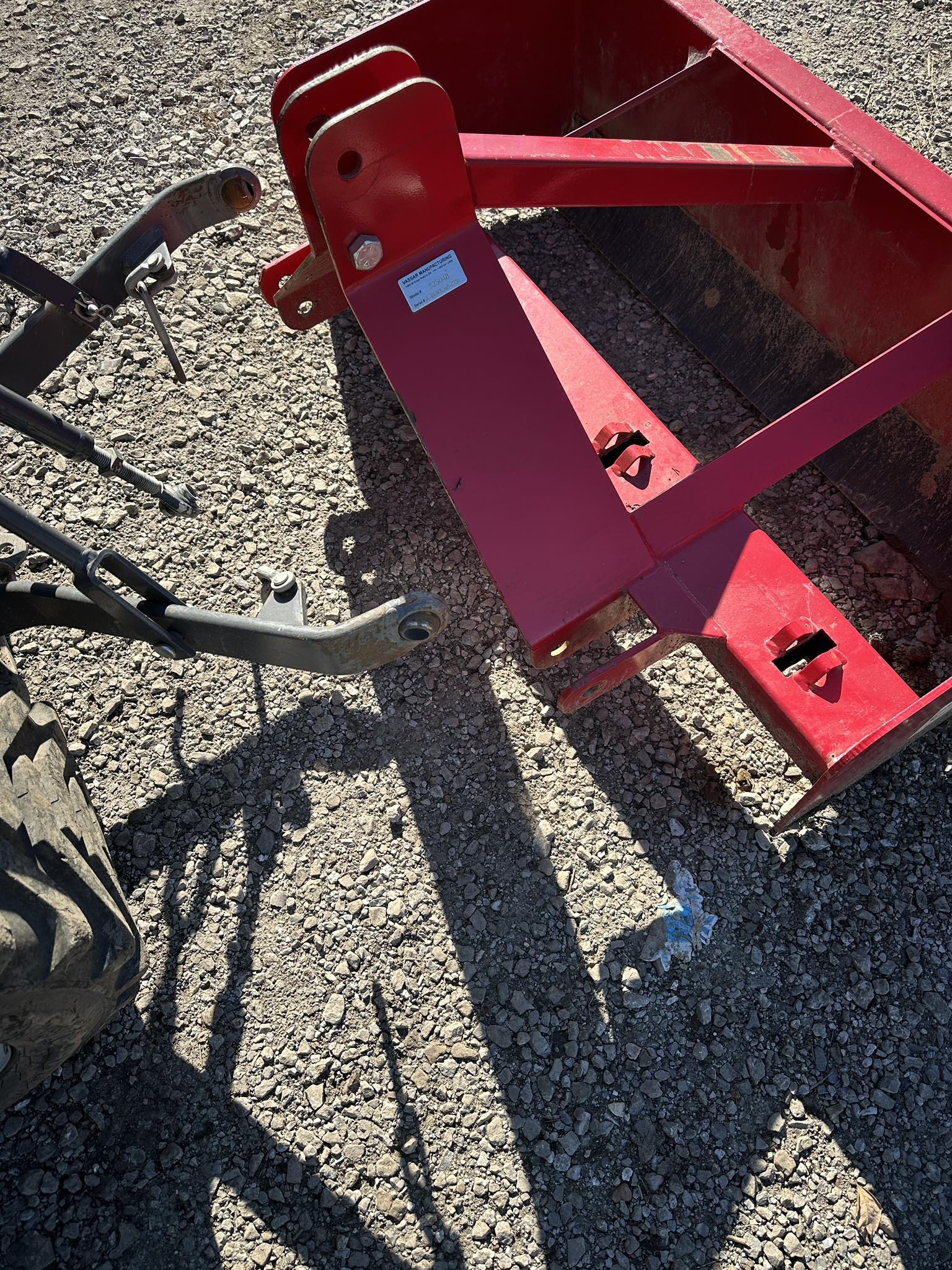 6ft blade 3ph hook up weight 84" Box Scraper with 7 Shanks 3 Point Hitch Tractor Attachment, BB84 Working Width 60 in Moldboard Thickness 0.24 in Moldboard Height 15.7 in Recommended Tractor HP 20 Box Grader Blade 1800mm (6FT),