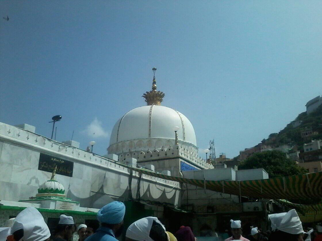 Hazrat Khwaja Nasiruddin Mahmood Roshan Chirag Dehlvi - R.A. added a ...