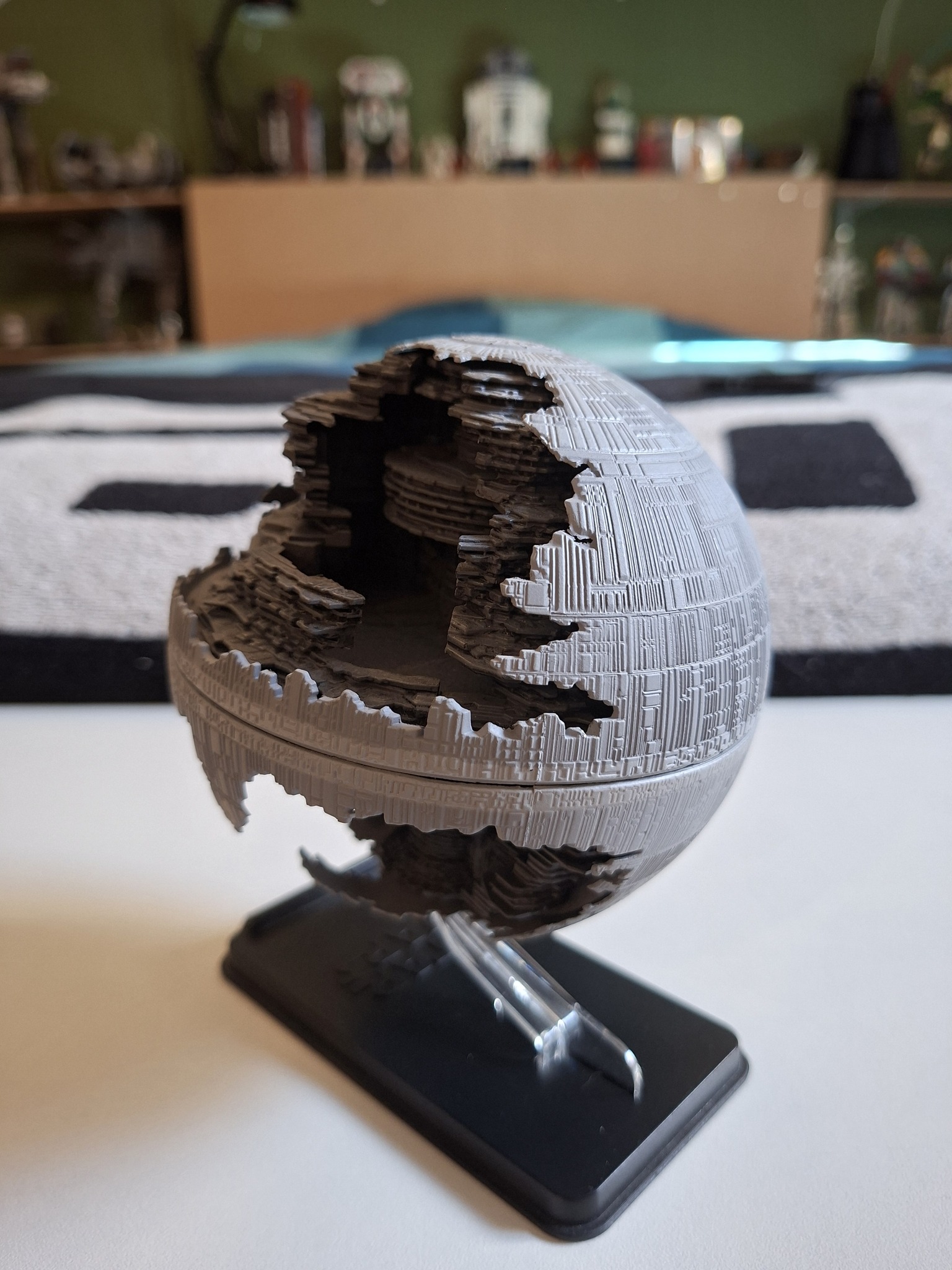 From the Altaya DeAgostini Collection: * Death Star II First