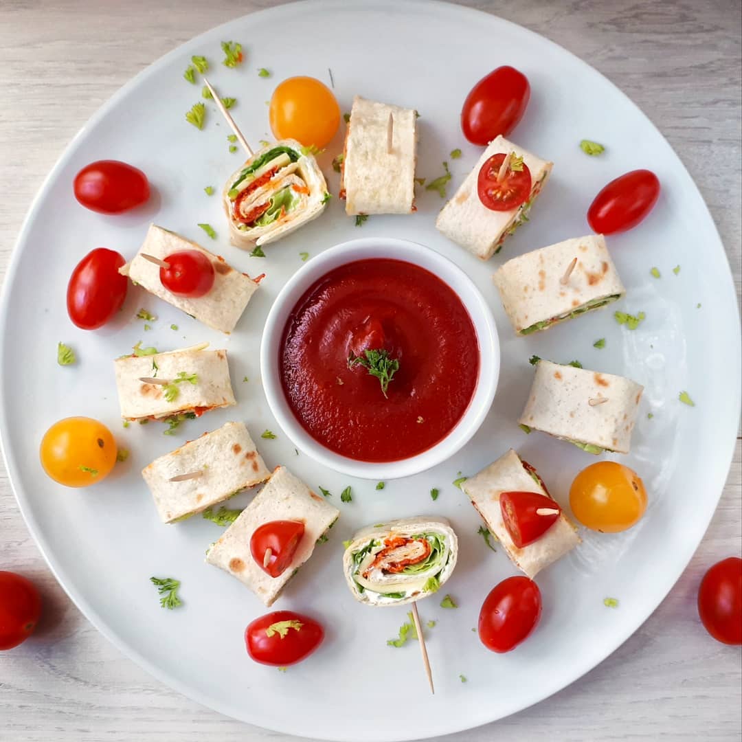 Mikina kuhinja - Rolnice od tortilja 🥙 . . Evo ideje kako... | Facebook