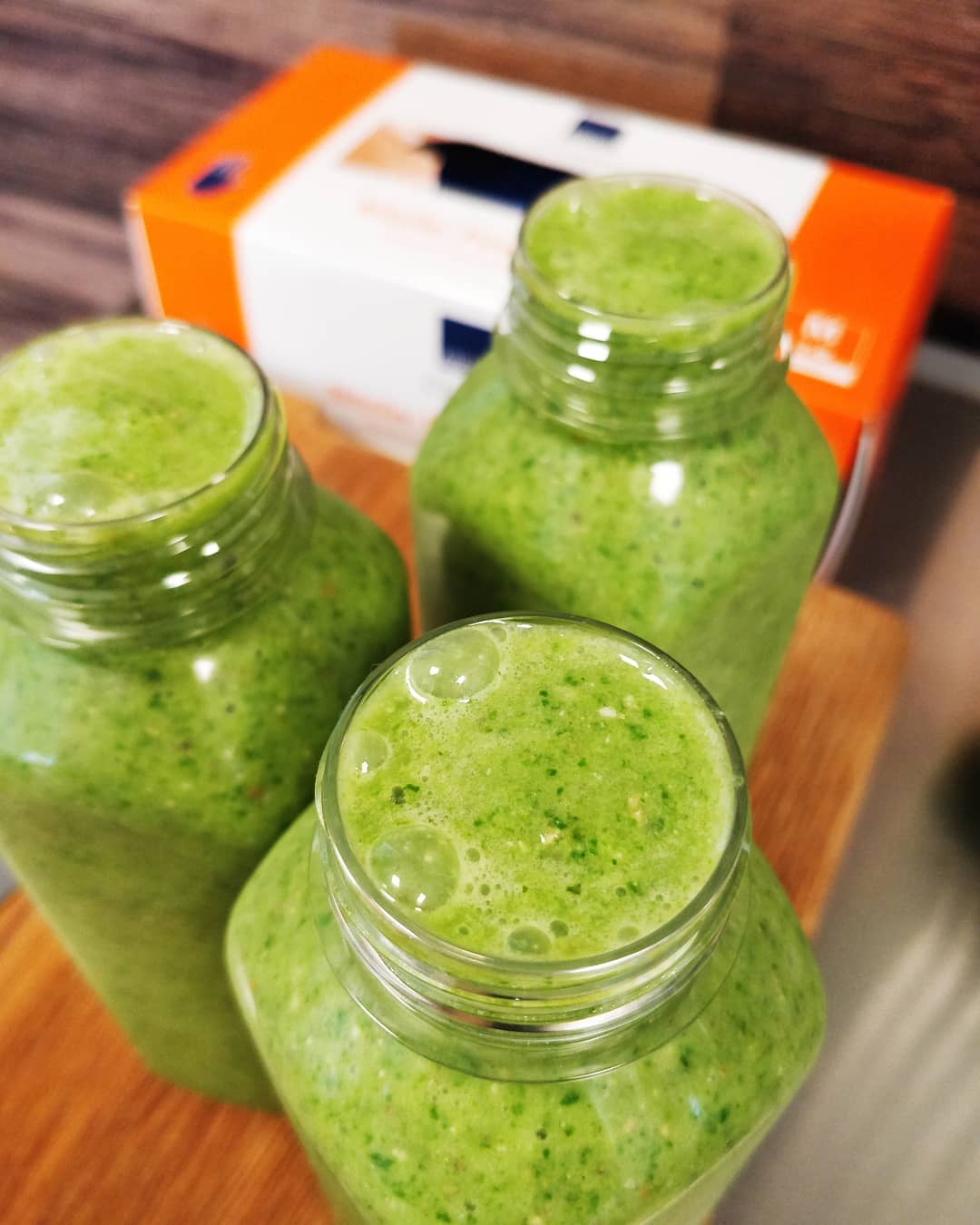 Loop Food - GREENIE. Avokado, kiwi, spinat, grønkål, chiafrø, mandler ...