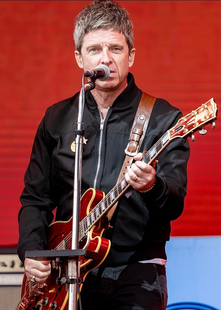 ミュージシャン Oasis Noel Thomas & William John Paul T NoelGallagher of #Oasis turns 59 today